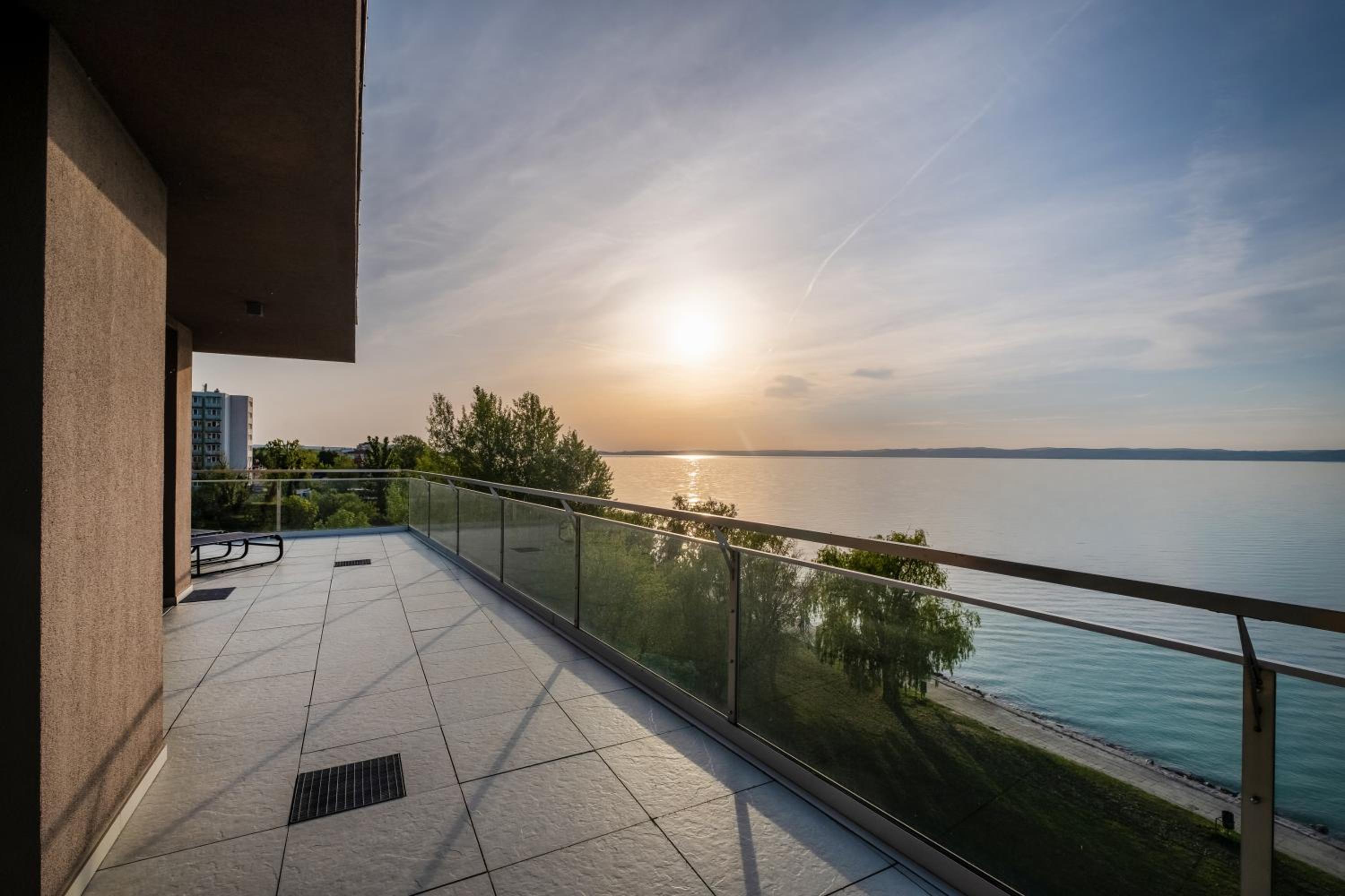 MF Coral 52 Duplex Penthouse