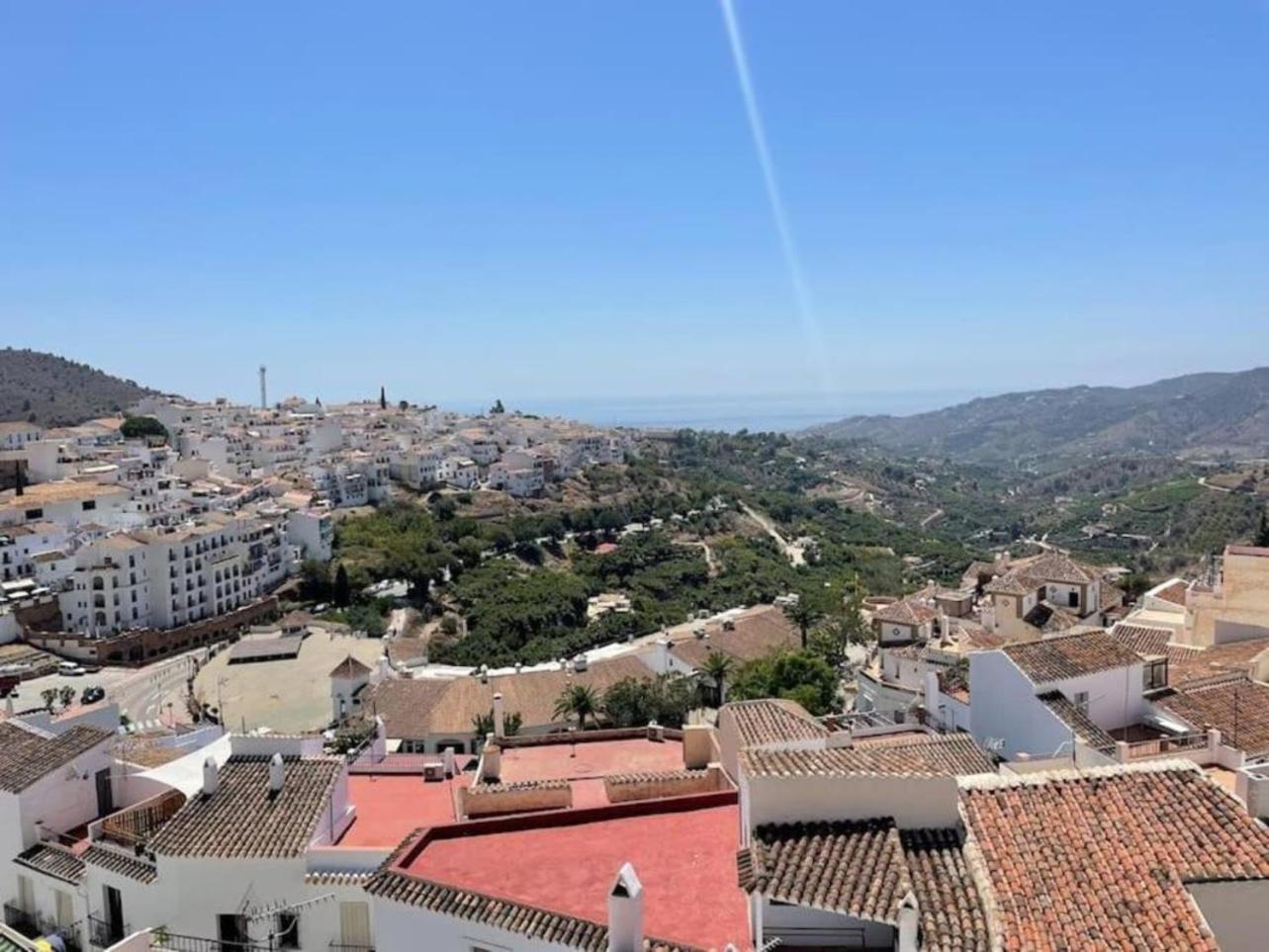 Luxury 3 Bed 2 Bath WAC Pool Sea & Mountain Views 5 Minutes Competa Near Malaga