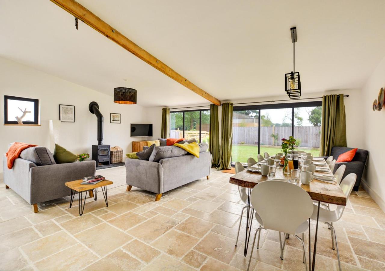 10 Bed in Briston oc-mjbrdb