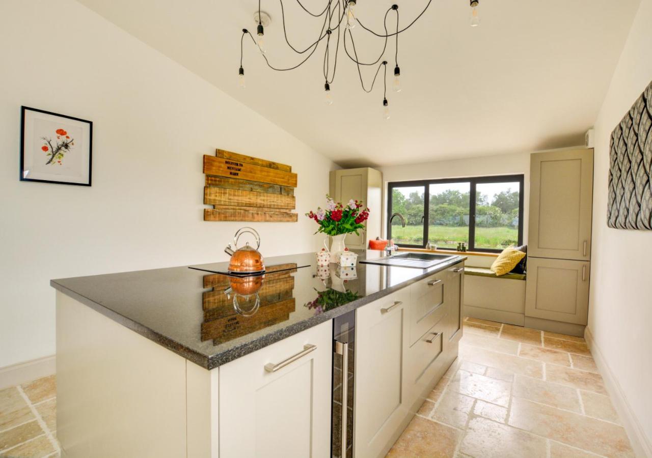 10 Bed in Briston oc-mjbrdb