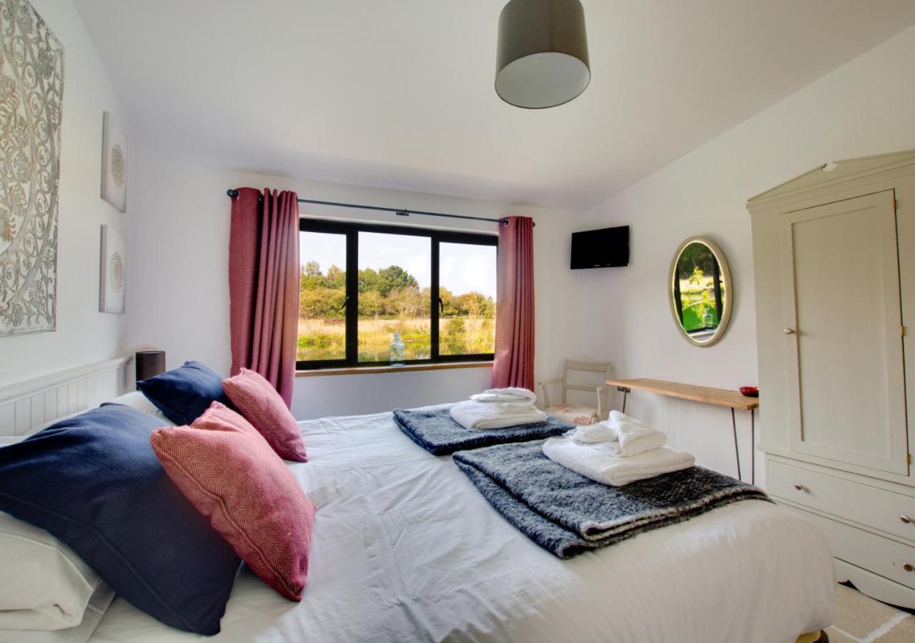10 Bed in Briston oc-mjbrdb