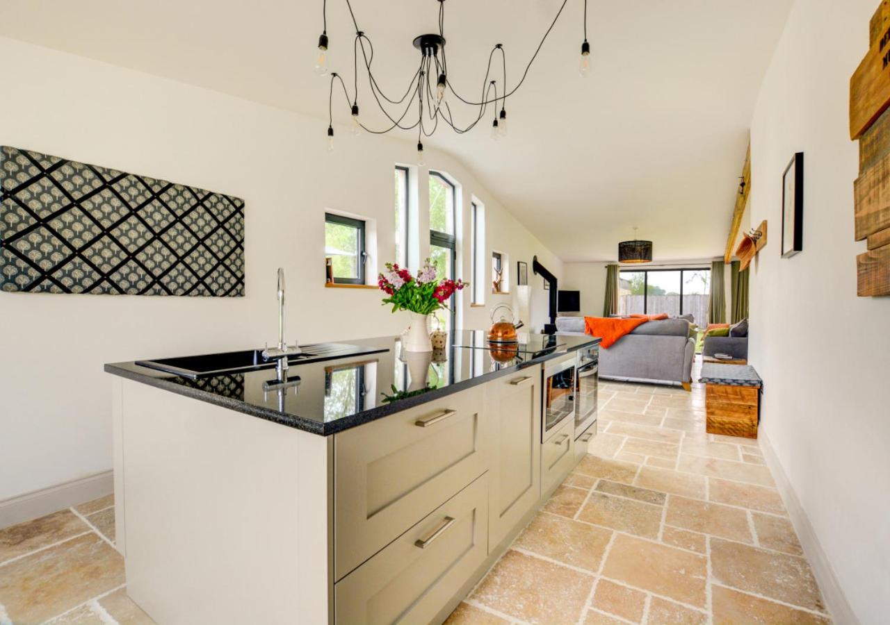 10 Bed in Briston oc-mjbrdb