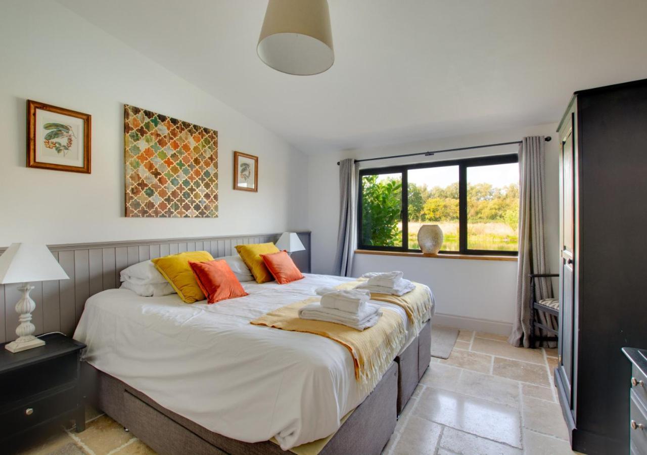 10 Bed in Briston oc-mjbrdb