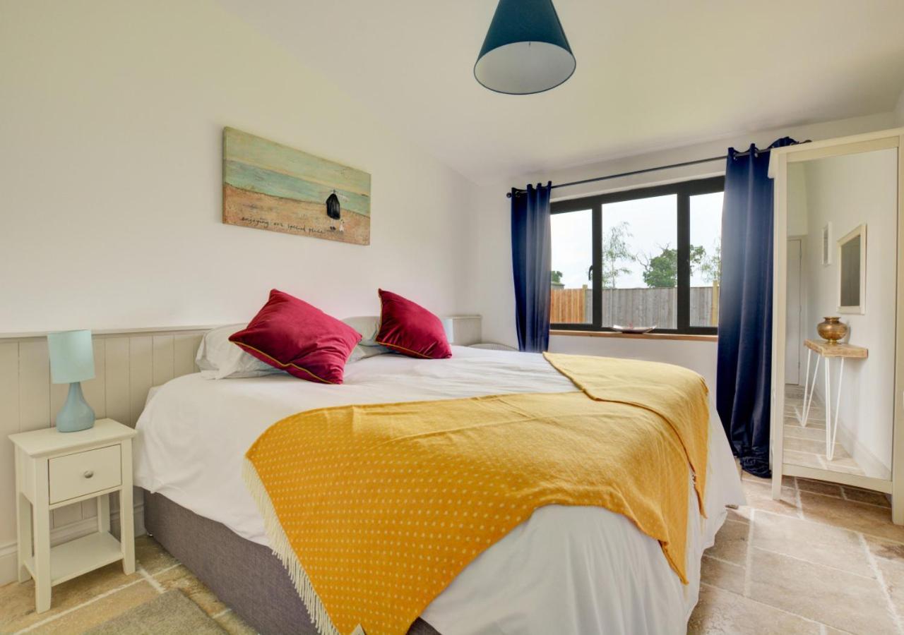 10 Bed in Briston oc-mjbrdb