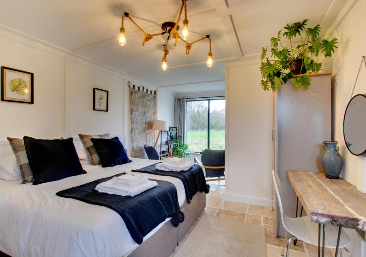 10 Bed in Briston oc-mjbrdb