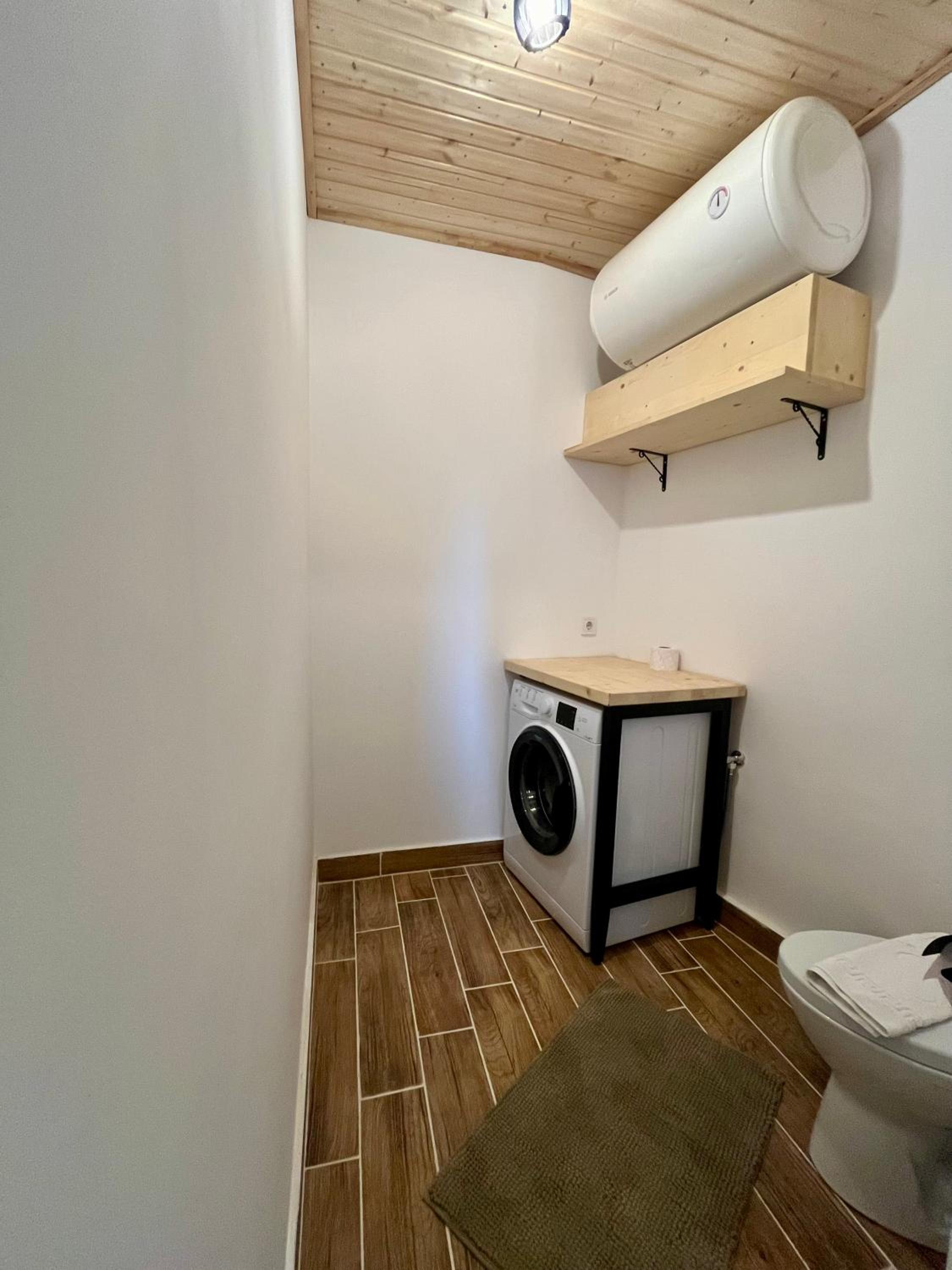 SKYLER VINTAGE APARTMENTS