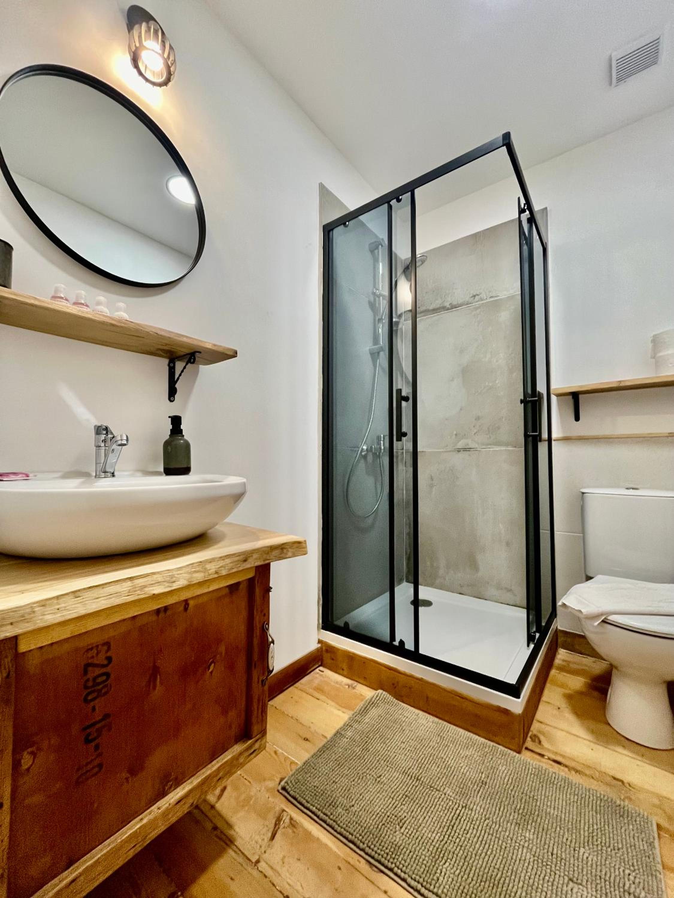 SKYLER VINTAGE APARTMENTS