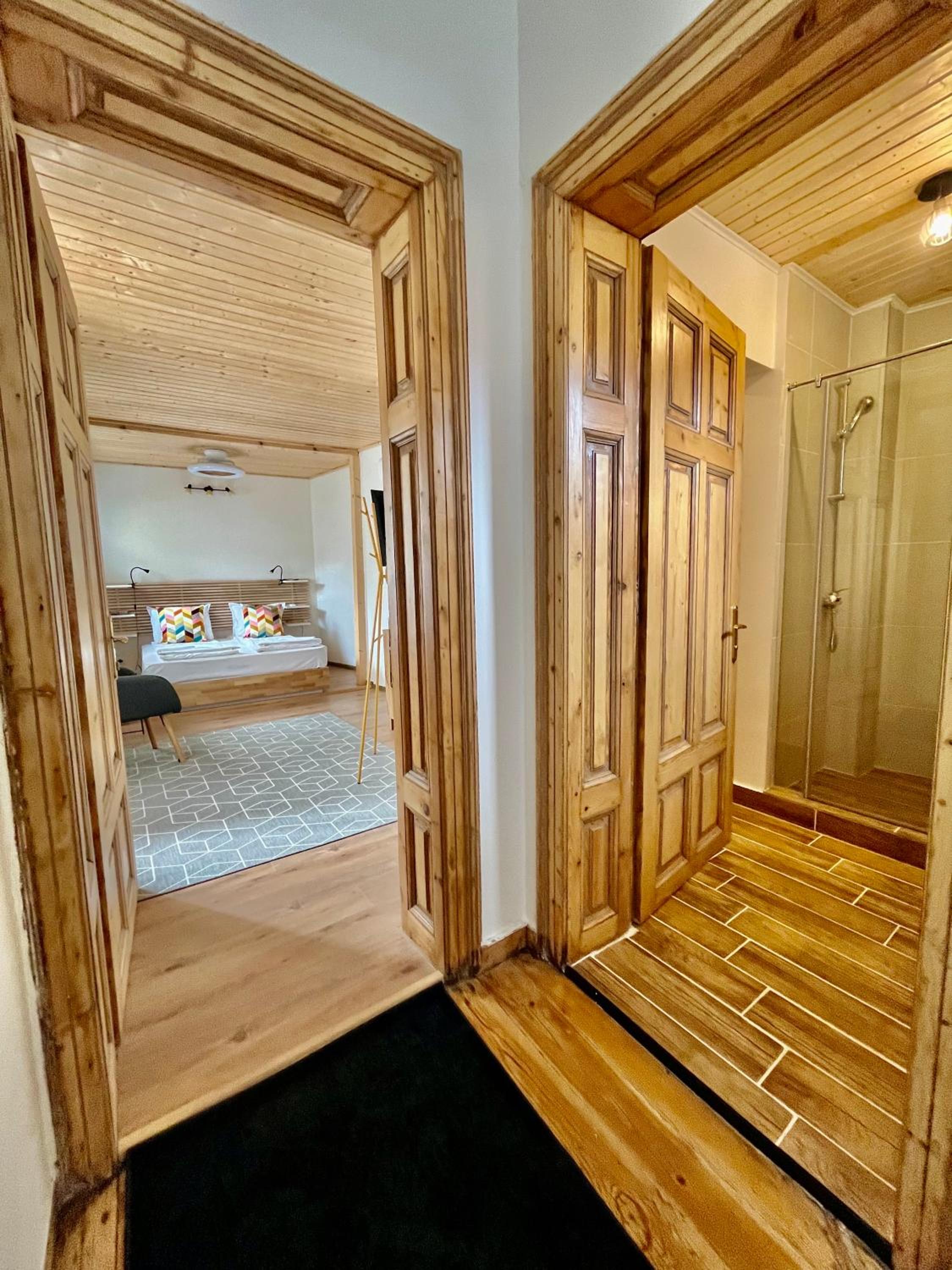 SKYLER VINTAGE APARTMENTS