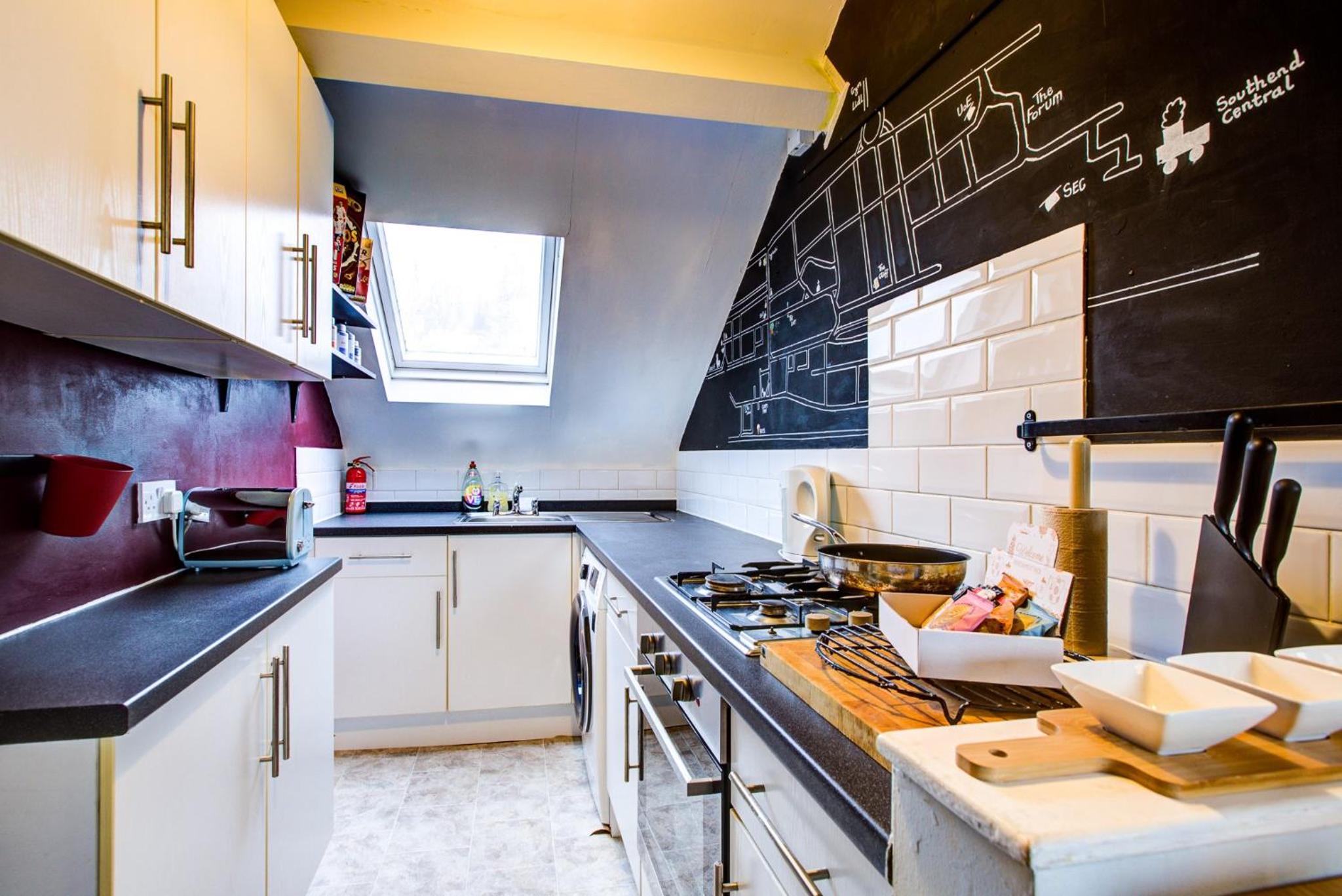 Entire artistic open-apartment
