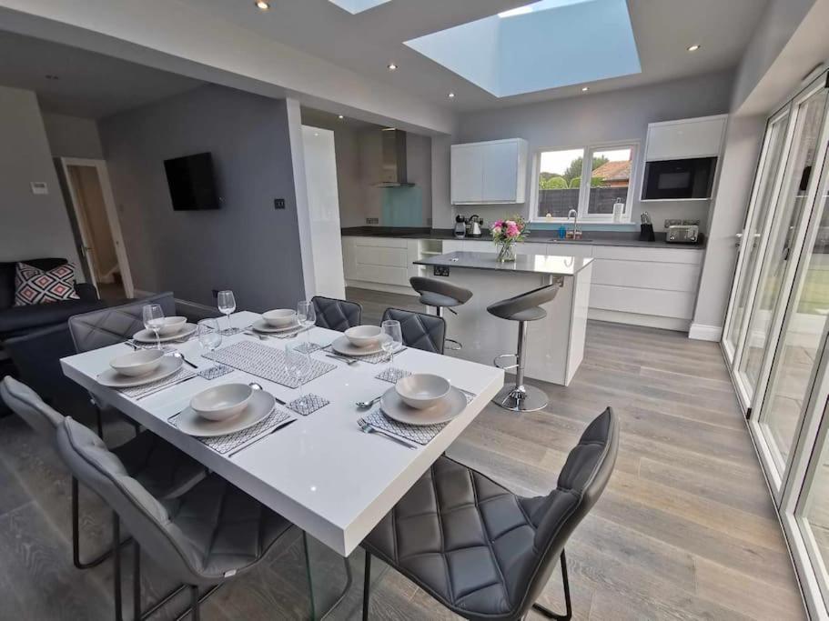 5 Ham Manor Farm Cottage view 5
