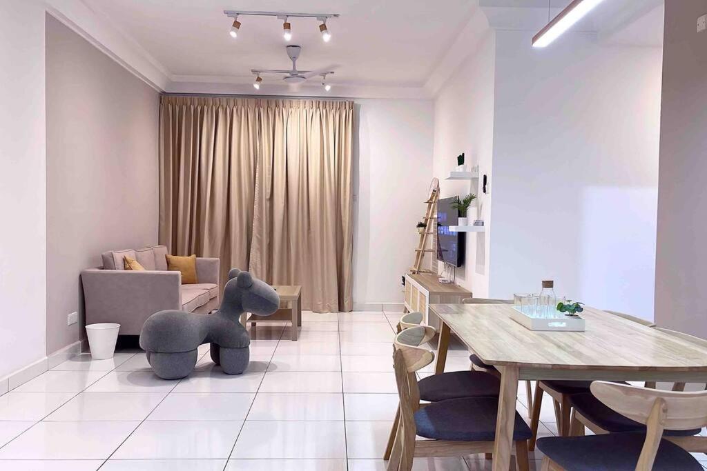 10pax 3Bedroom Platino Paradigm Mall JB Skudai