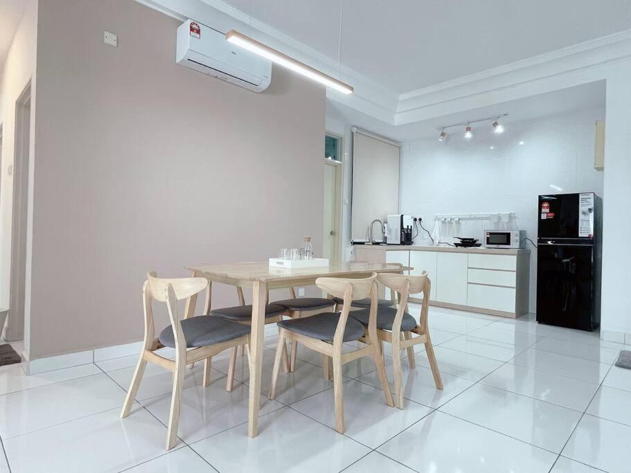 10pax 3Bedroom Platino Paradigm Mall JB Skudai