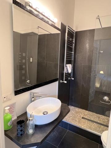 Luxury room Anelli center of Roma
