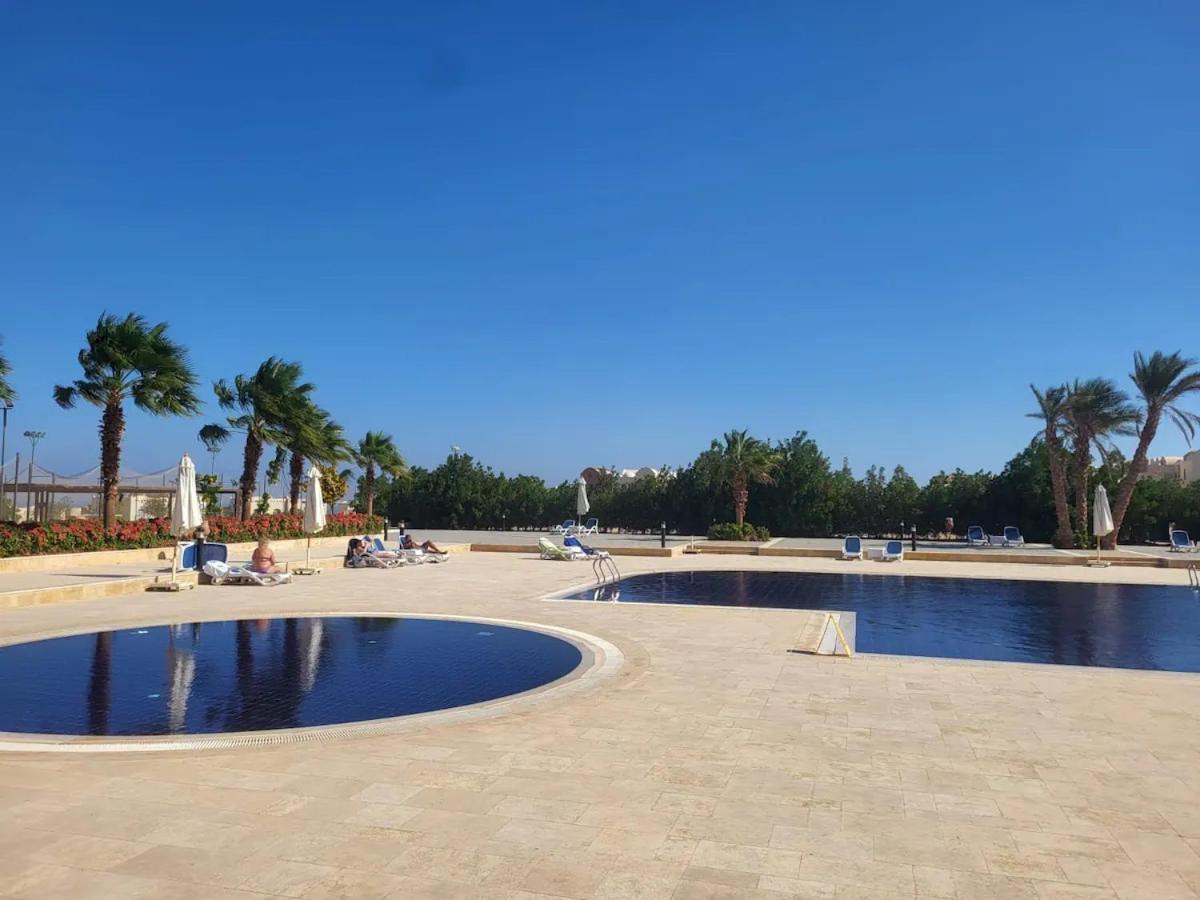 2 bedroom quiet flat at makadi heights view 4