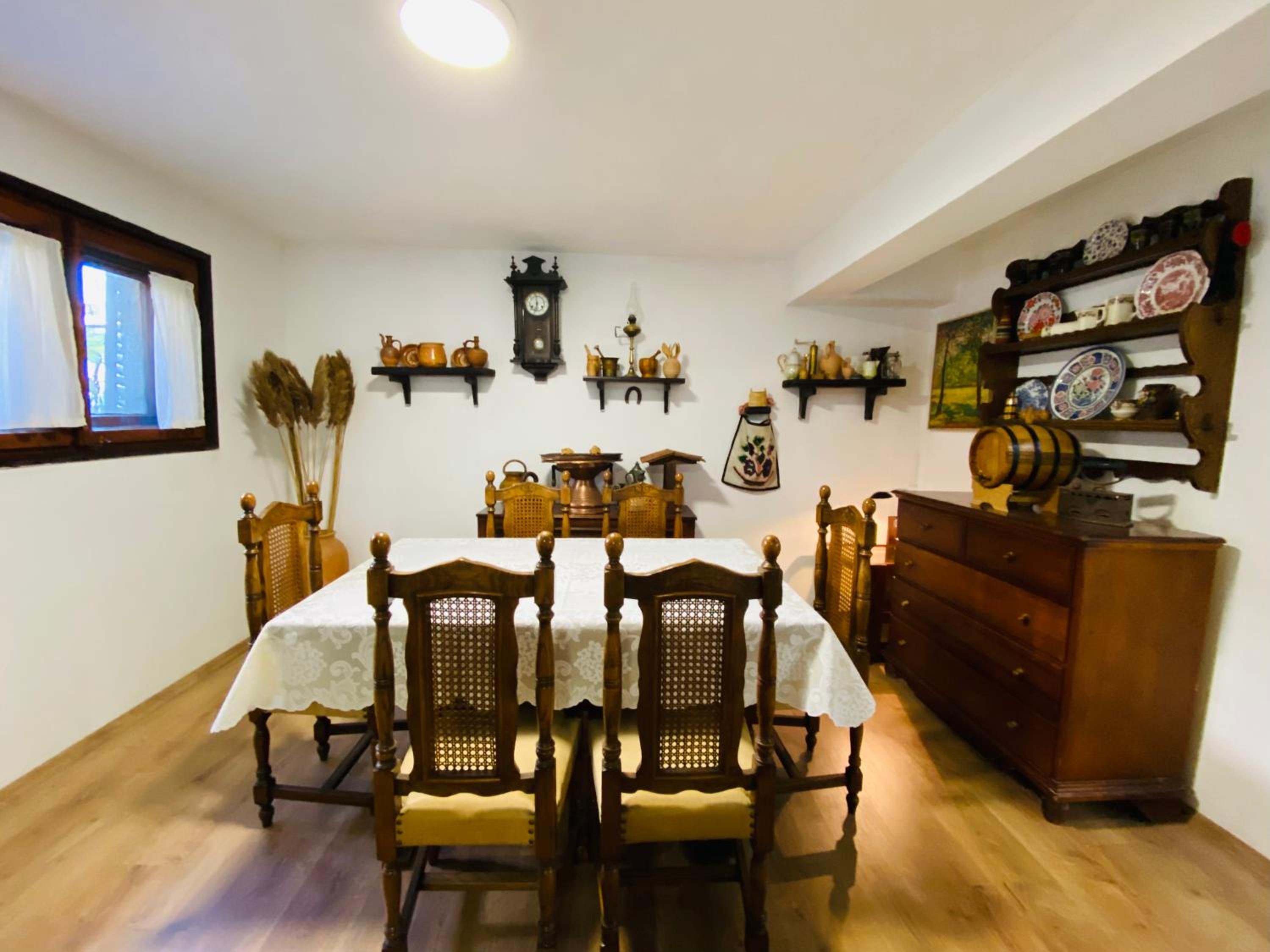 Vintage Apartment