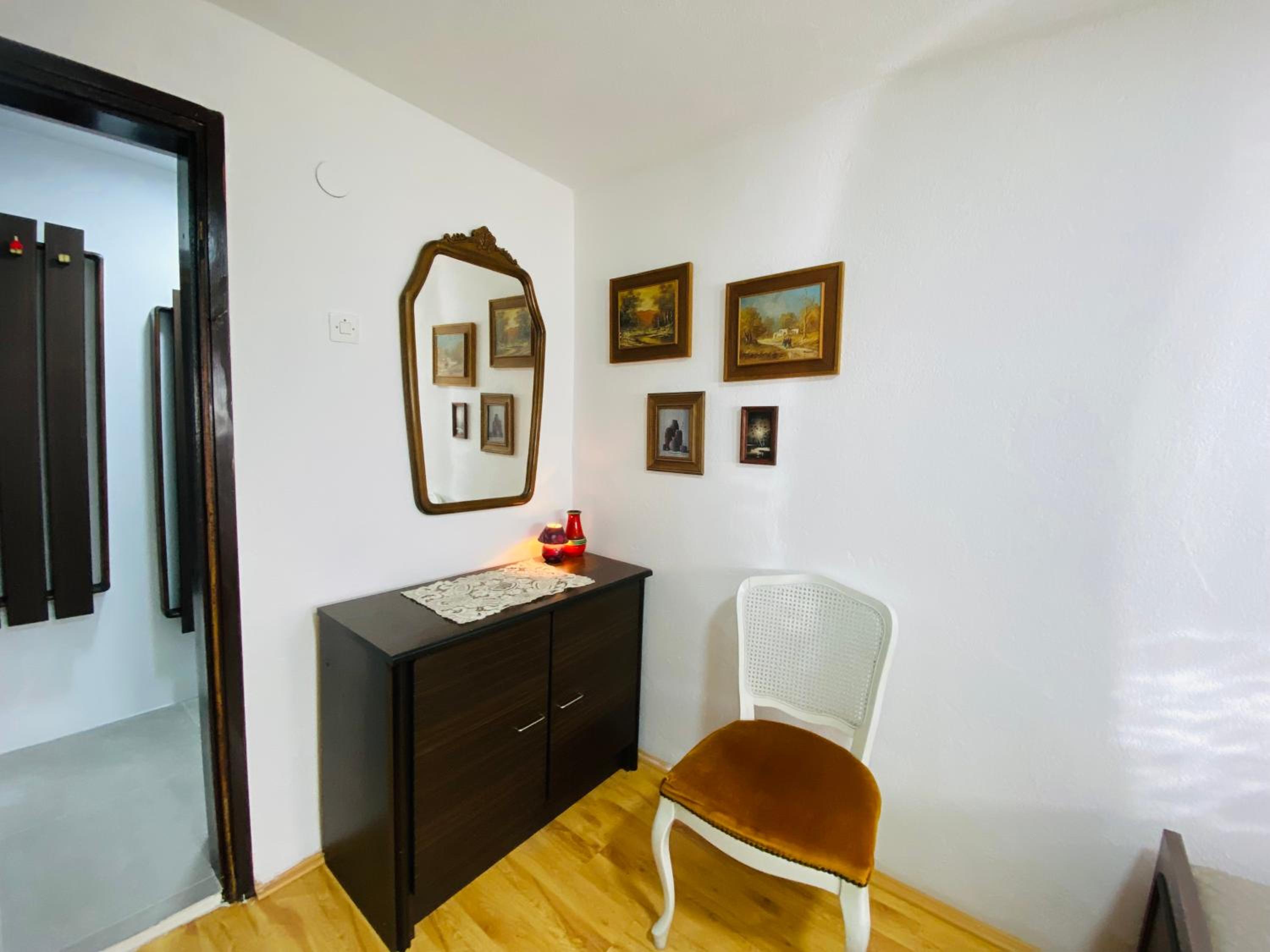 Vintage Apartment