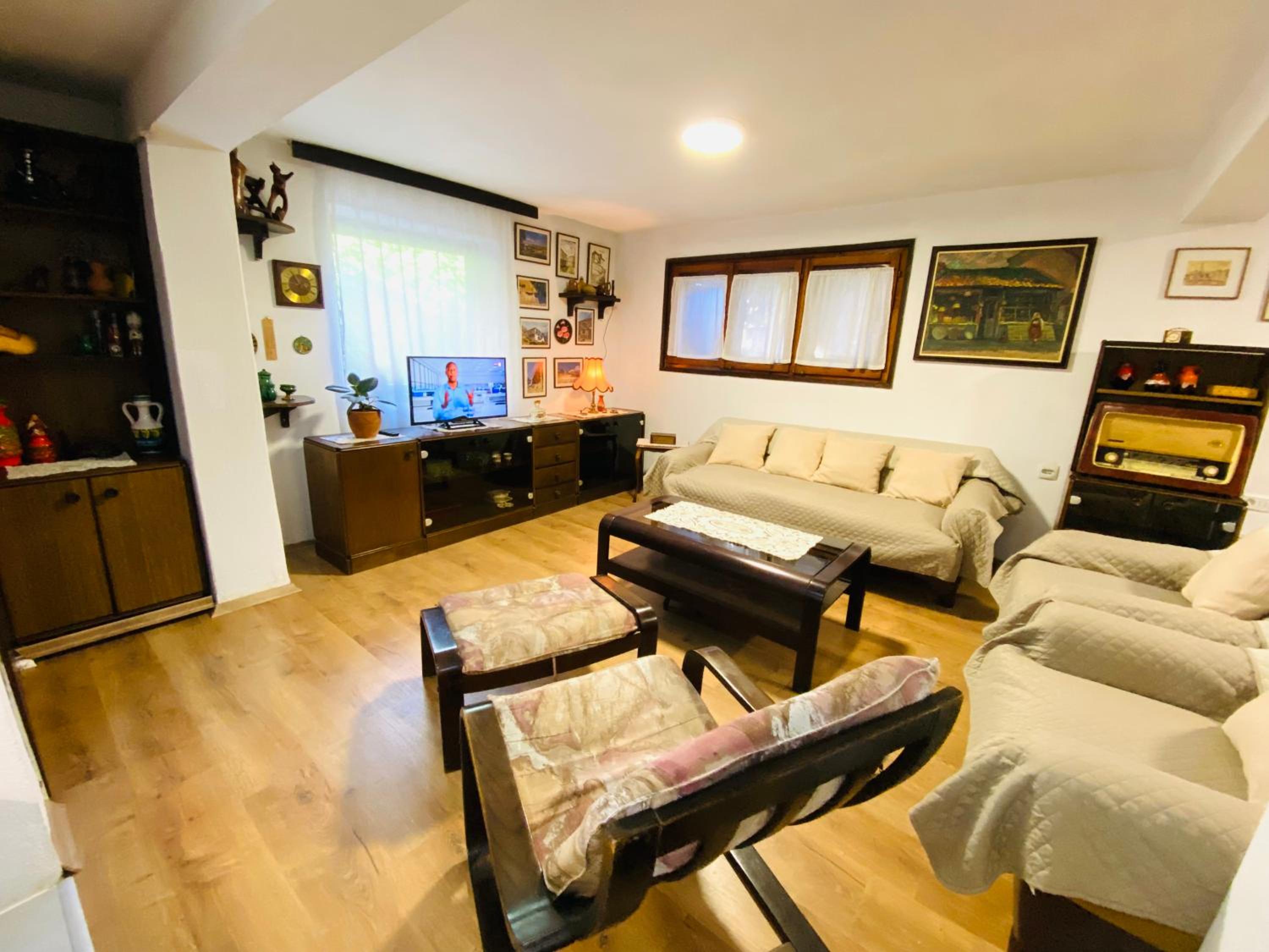 Vintage Apartment