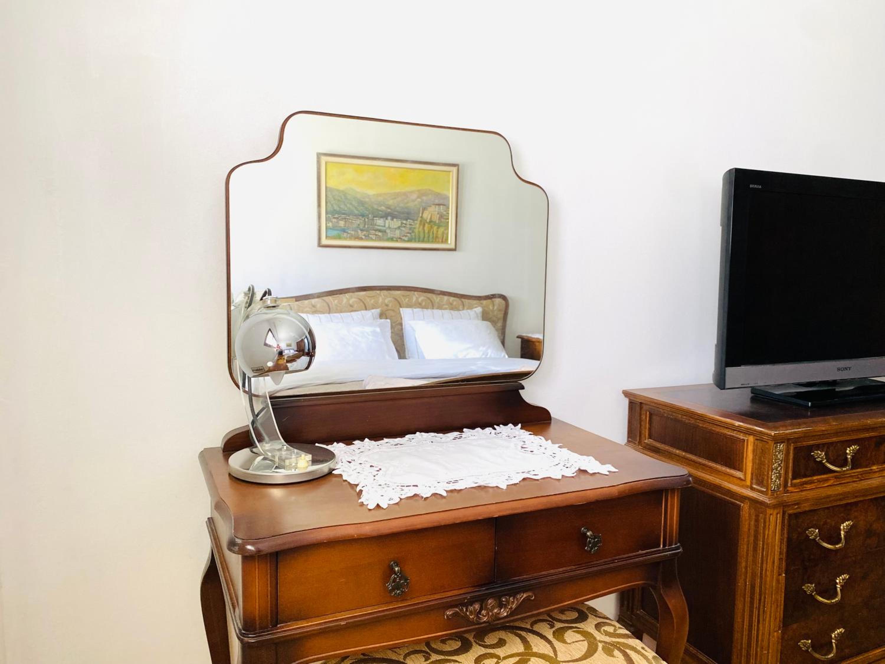 Vintage Apartment