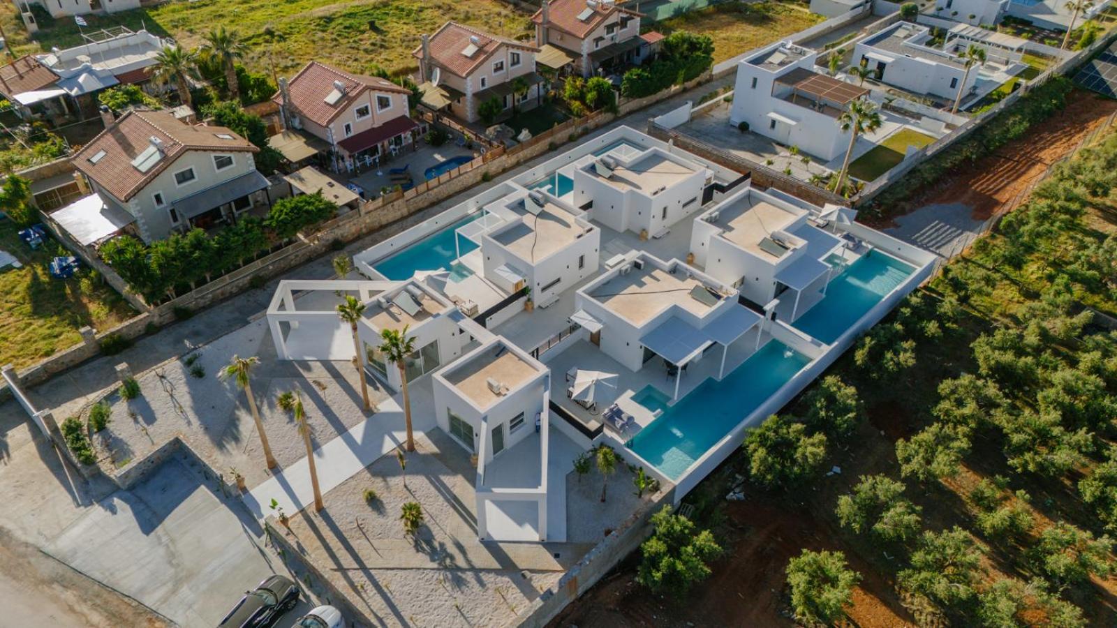 Hotel Sardines Luxury Suites - Image 1