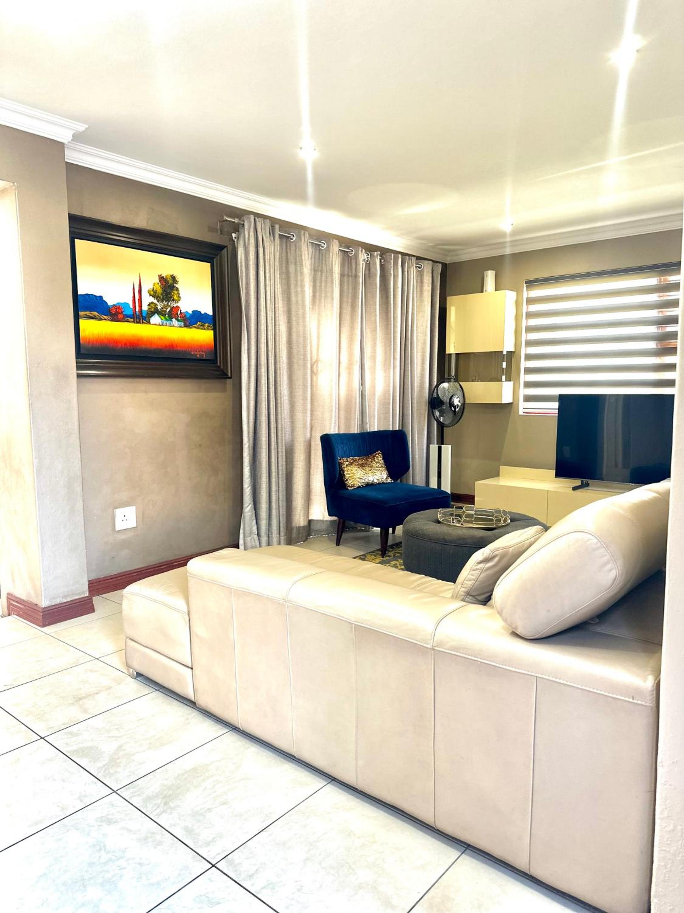 3 Bedroom in Secure Estate Loadshedding free view 3