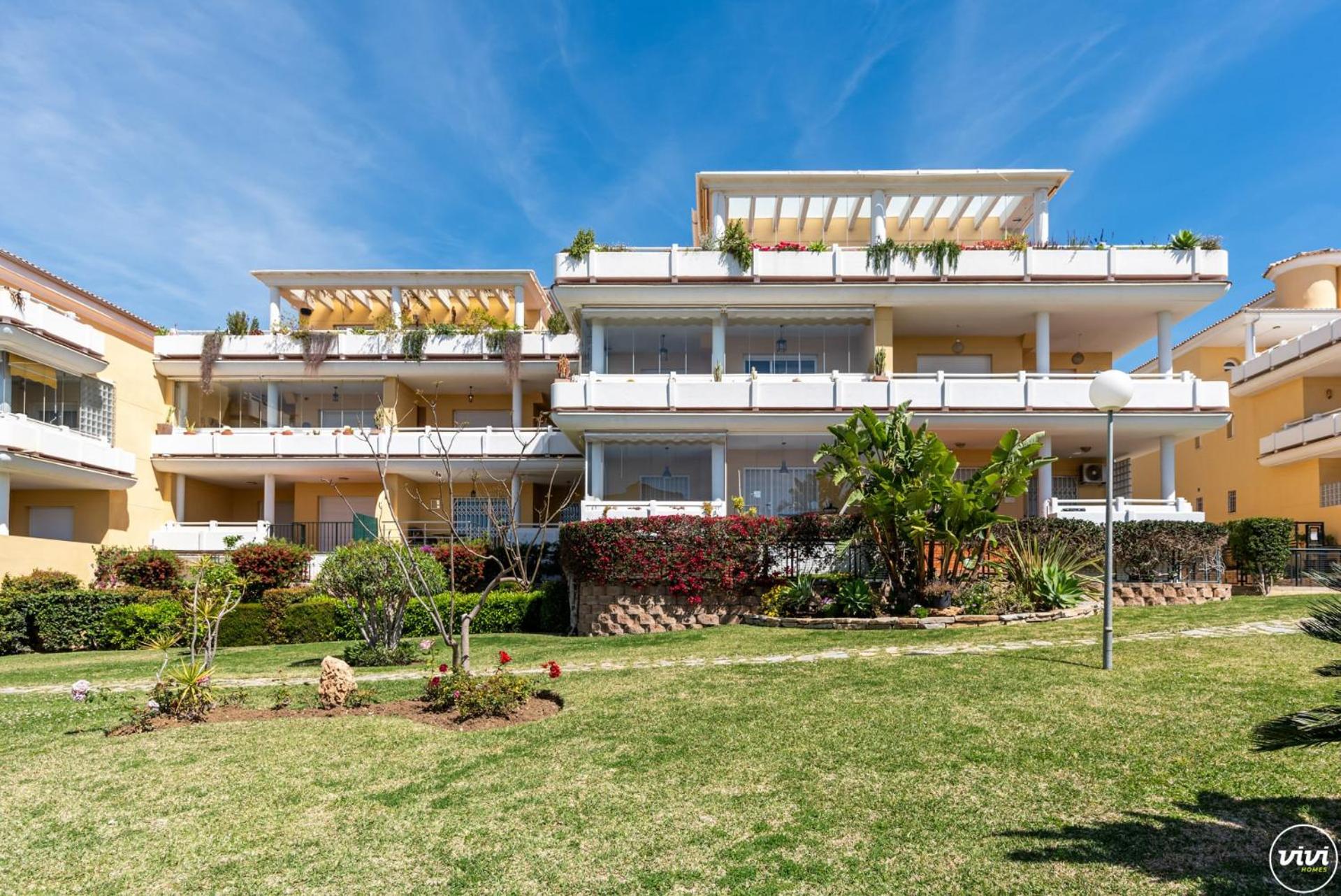 ViVi Homes - Rome Pool, Garden, Golf & Beach