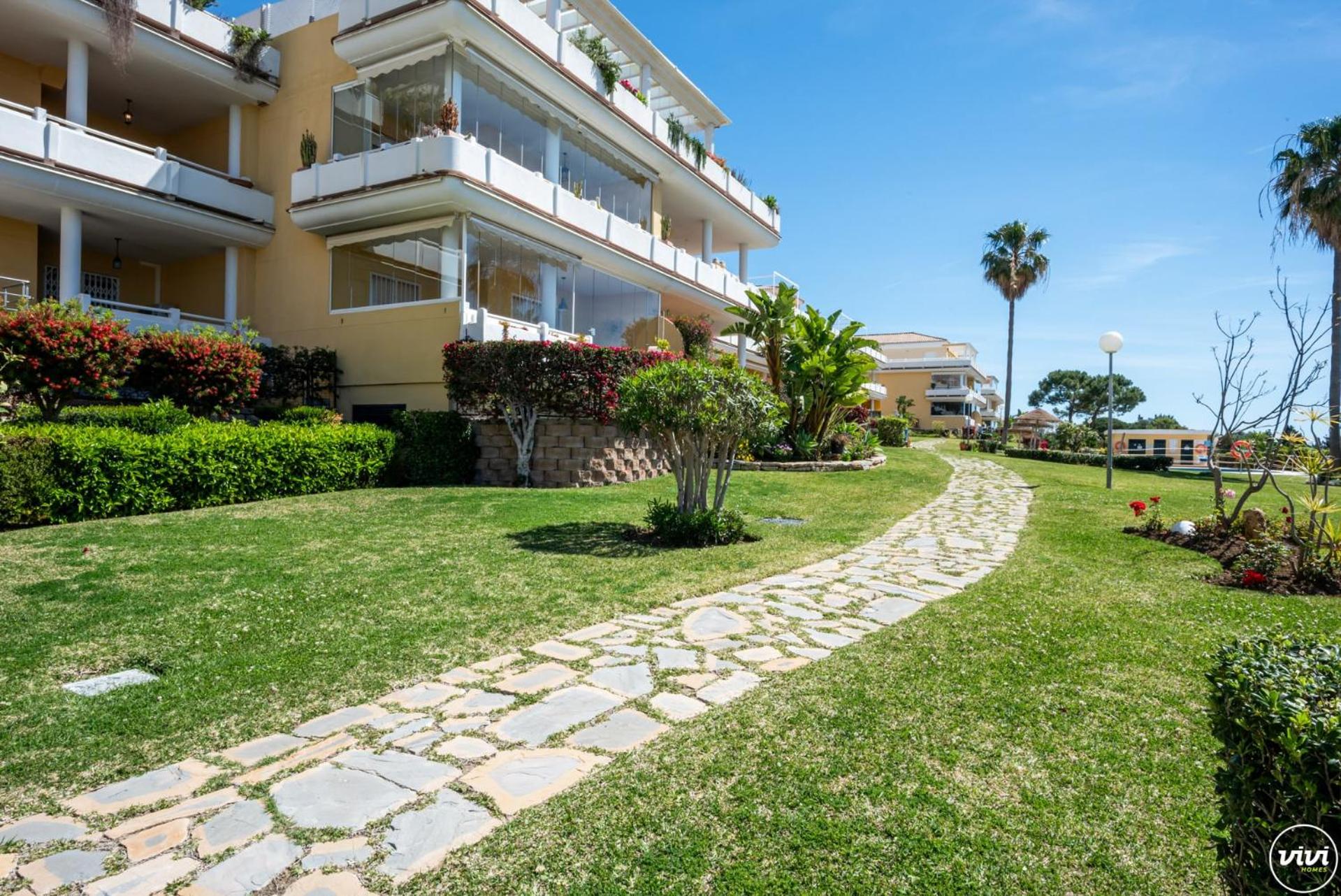 ViVi Homes - Rome Pool, Garden, Golf & Beach