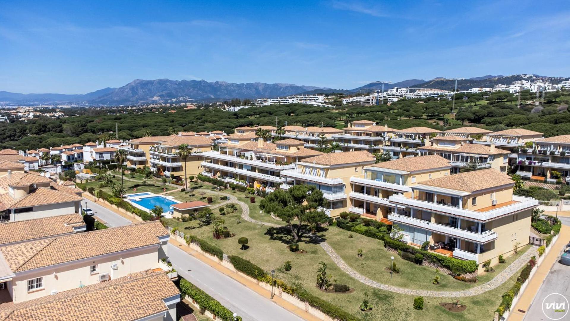 ViVi Homes - Rome Pool, Garden, Golf & Beach