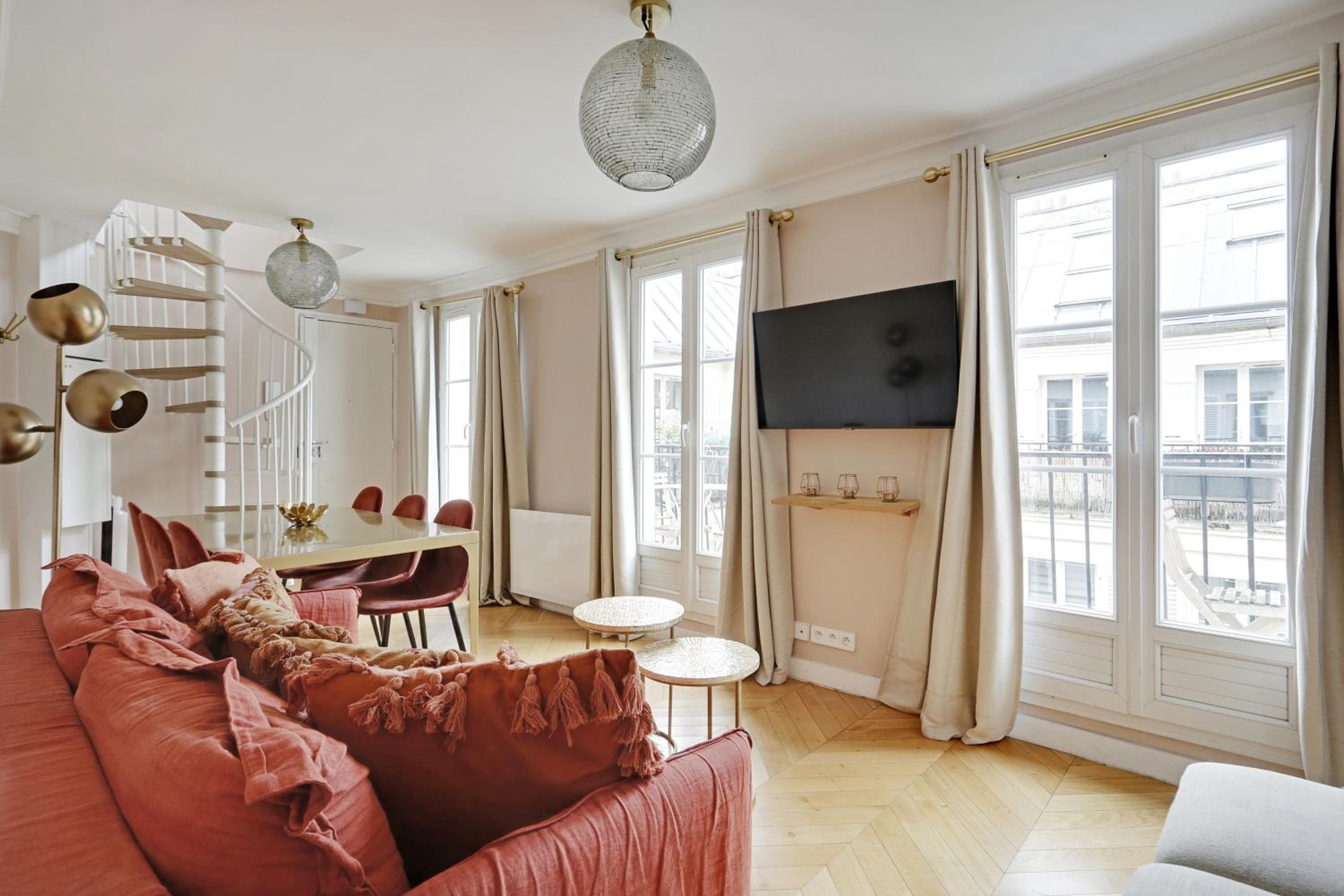 Pick A Flat's Apartments in Opéra Saint Lazarre - Rue de l'Isly
