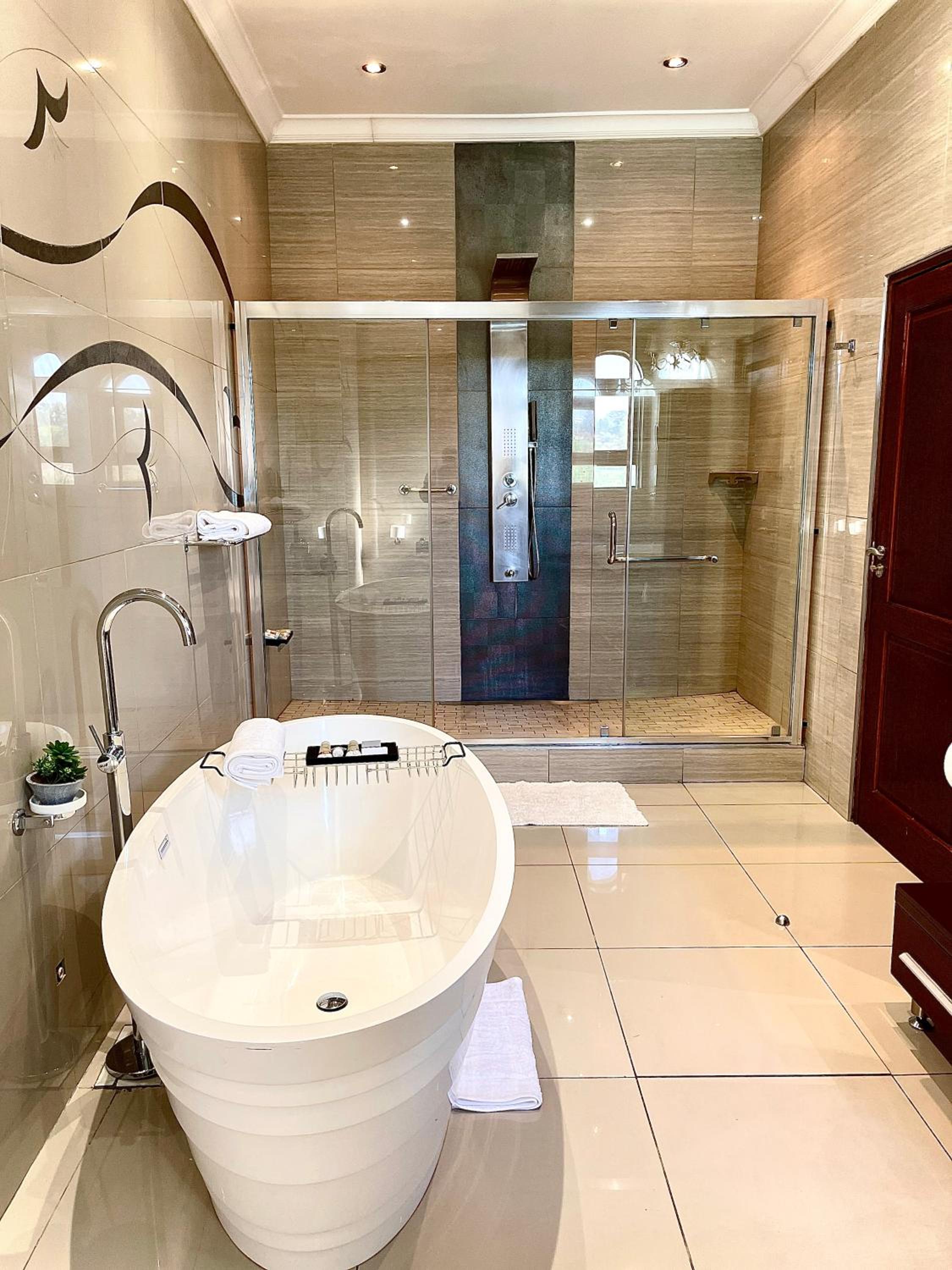 Villa Tasha Luxury Suites, Lanseria