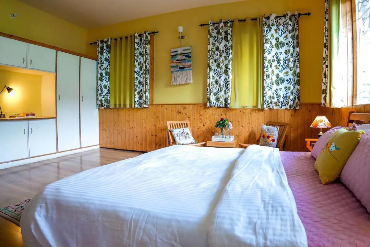 Tropical Wood Villa view 2