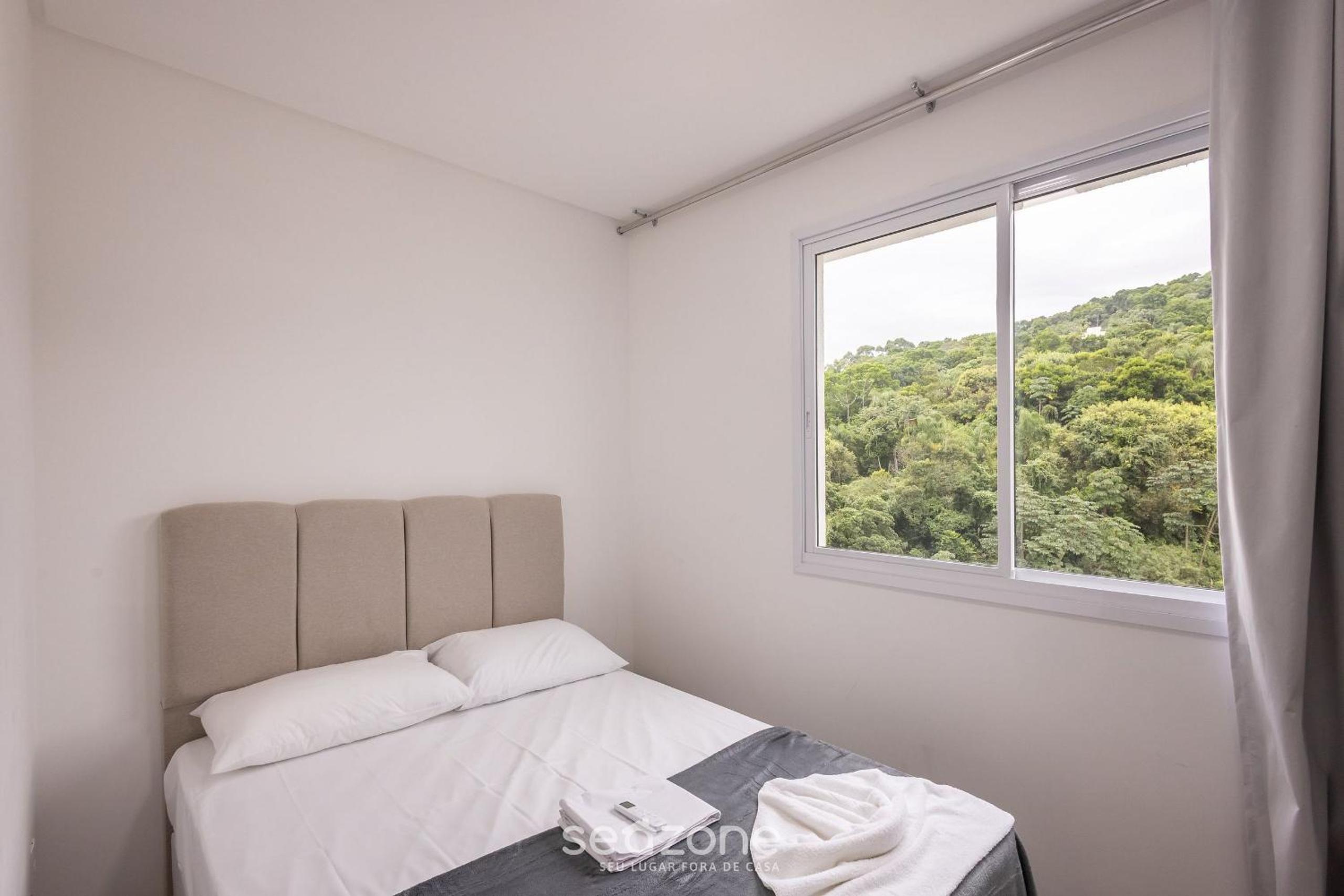 Sea view apt w/ BBQ in Itapema – SBN0705