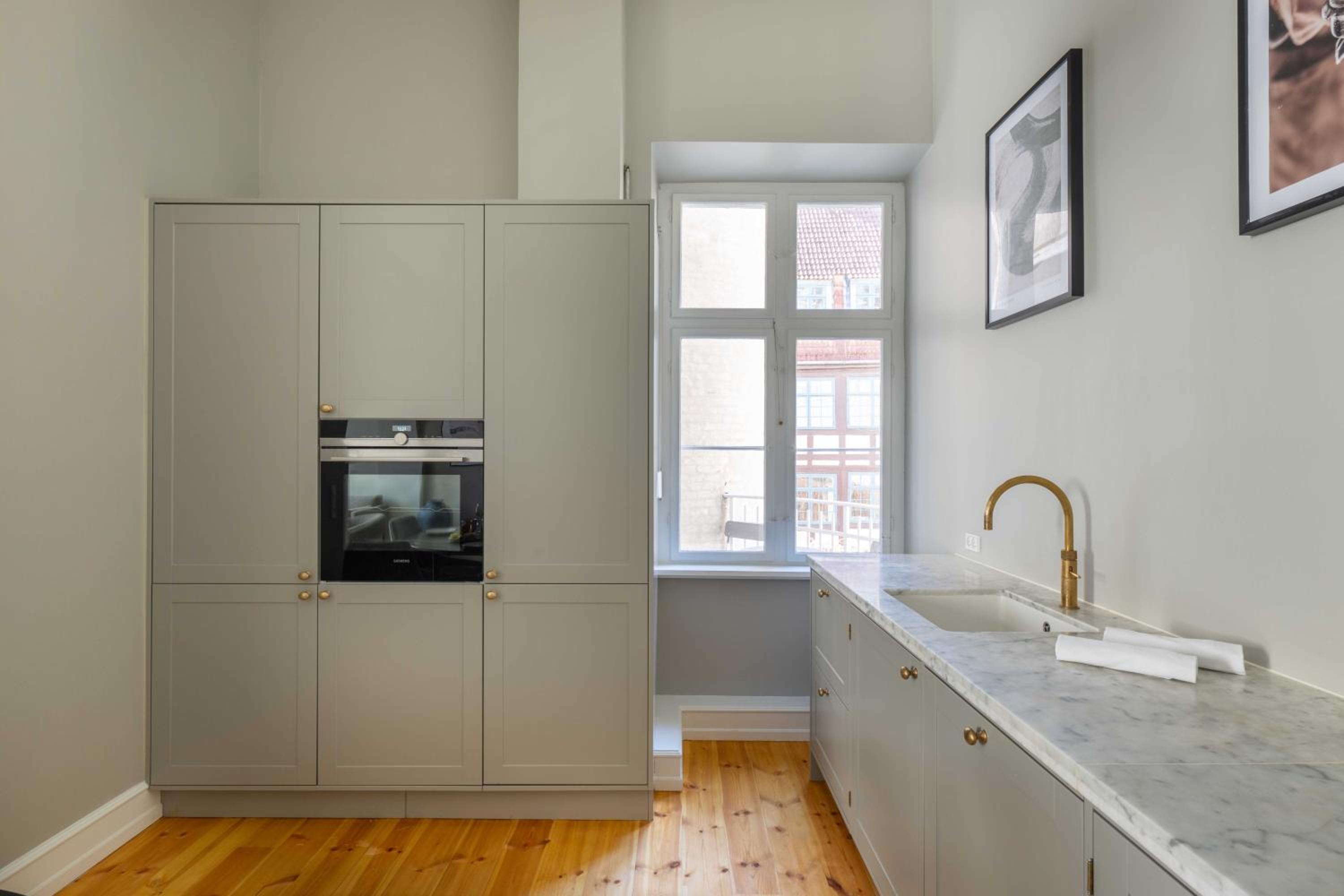 Centrally Located 3 Bedroom Apartment