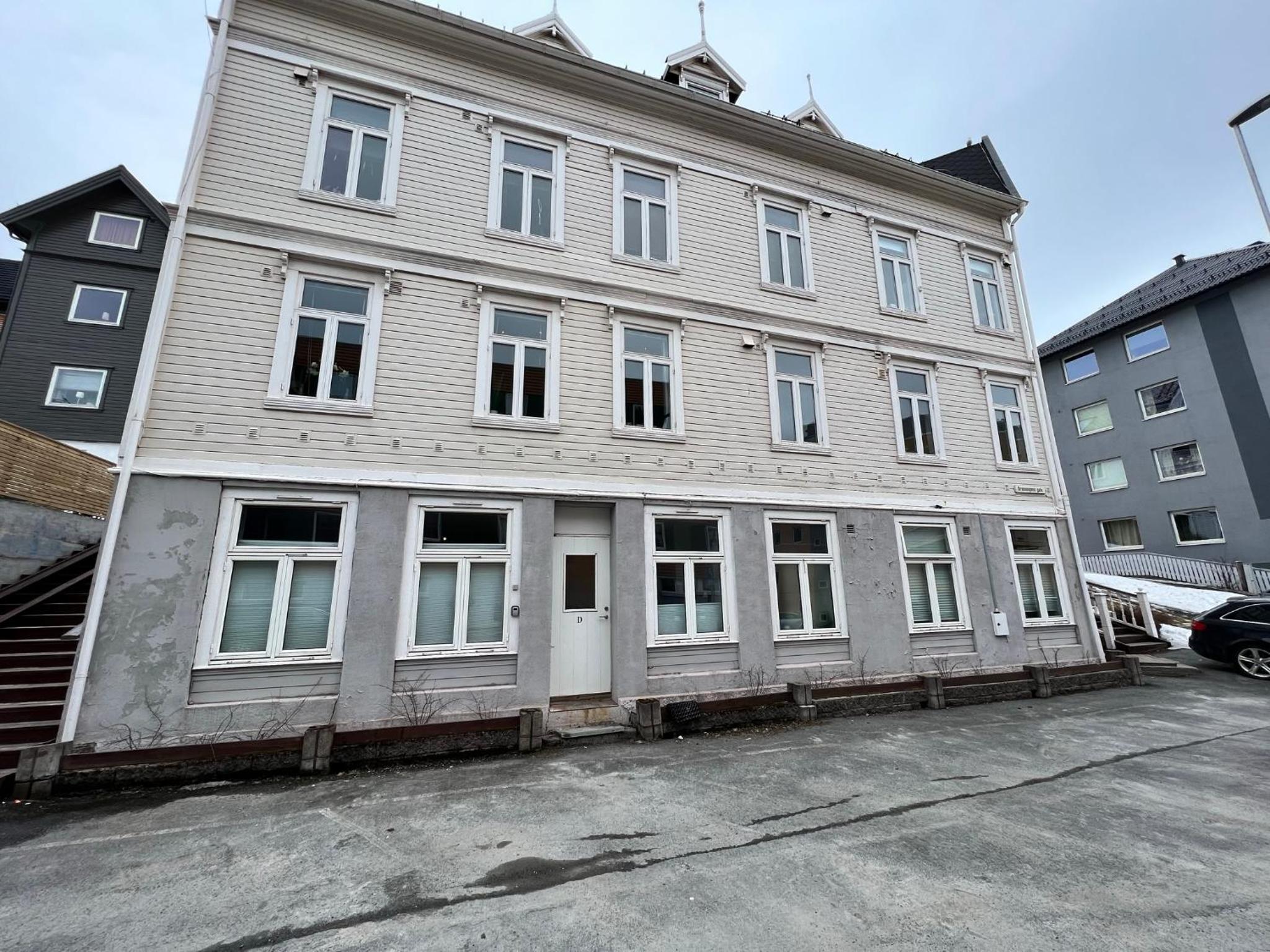 Central Narvik Apt W Workspace walk to city d14d