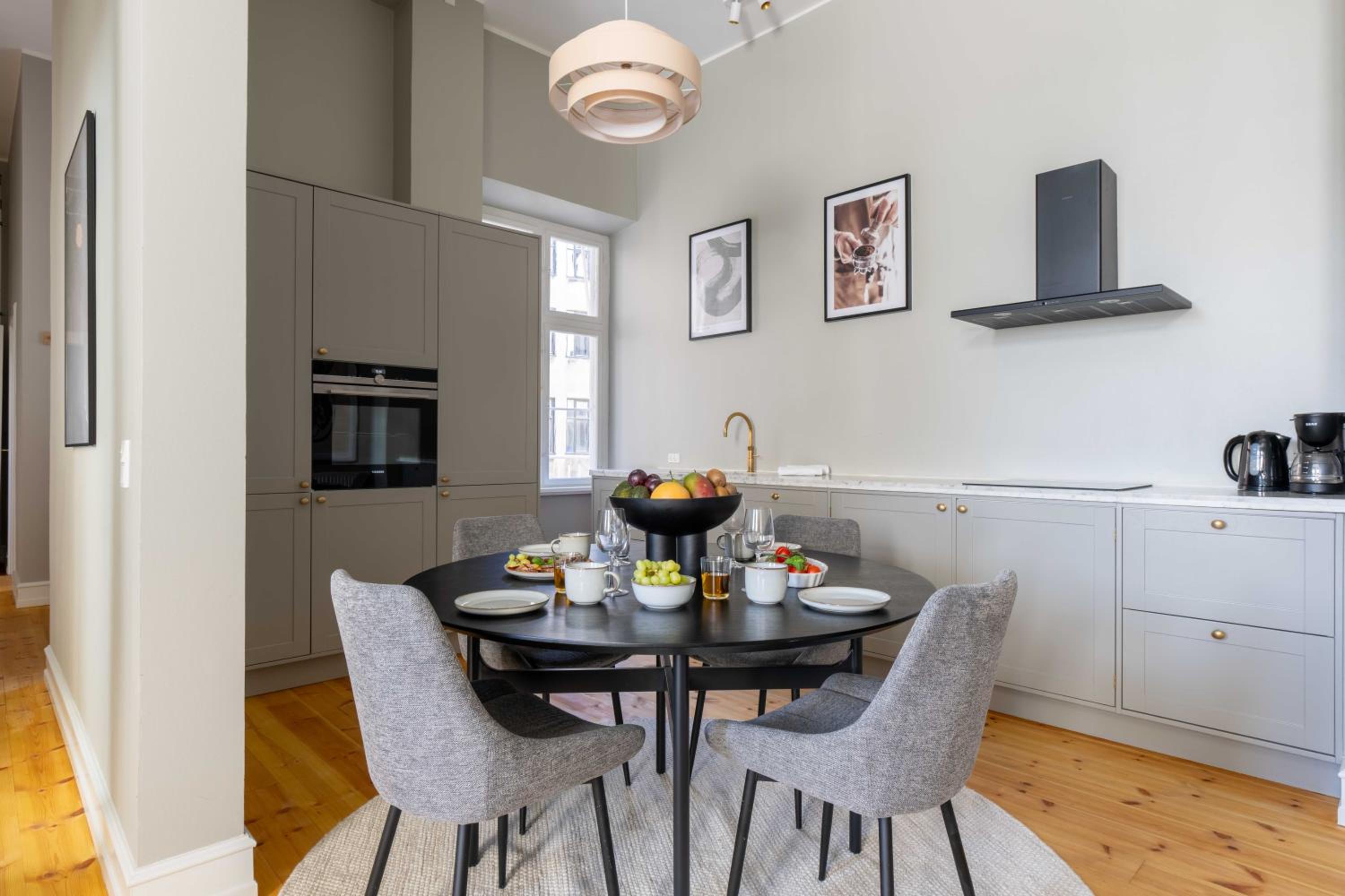 Centrally Located 3 Bedroom Apartment