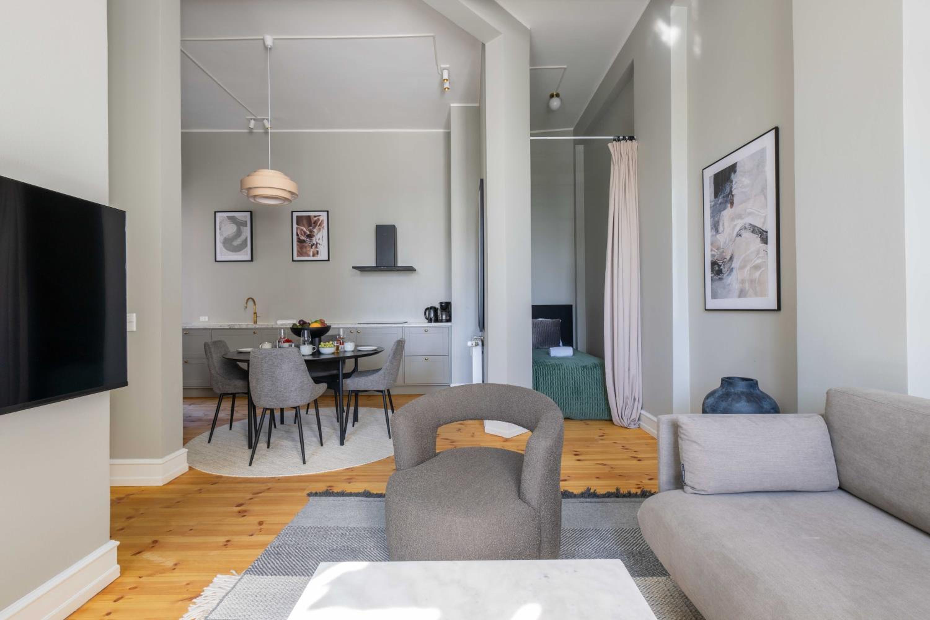 Centrally Located 3 Bedroom Apartment