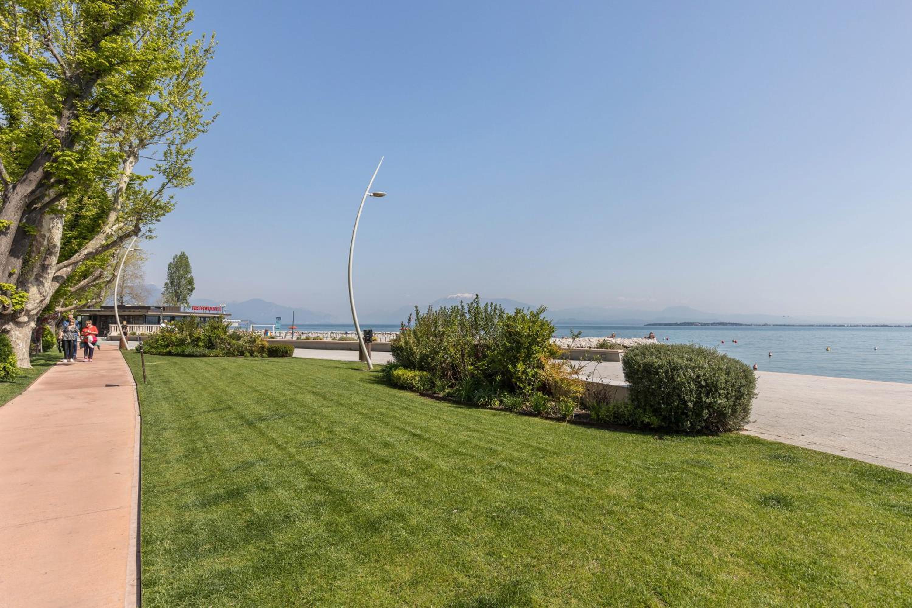 Lake Apartment Desenzano view 5