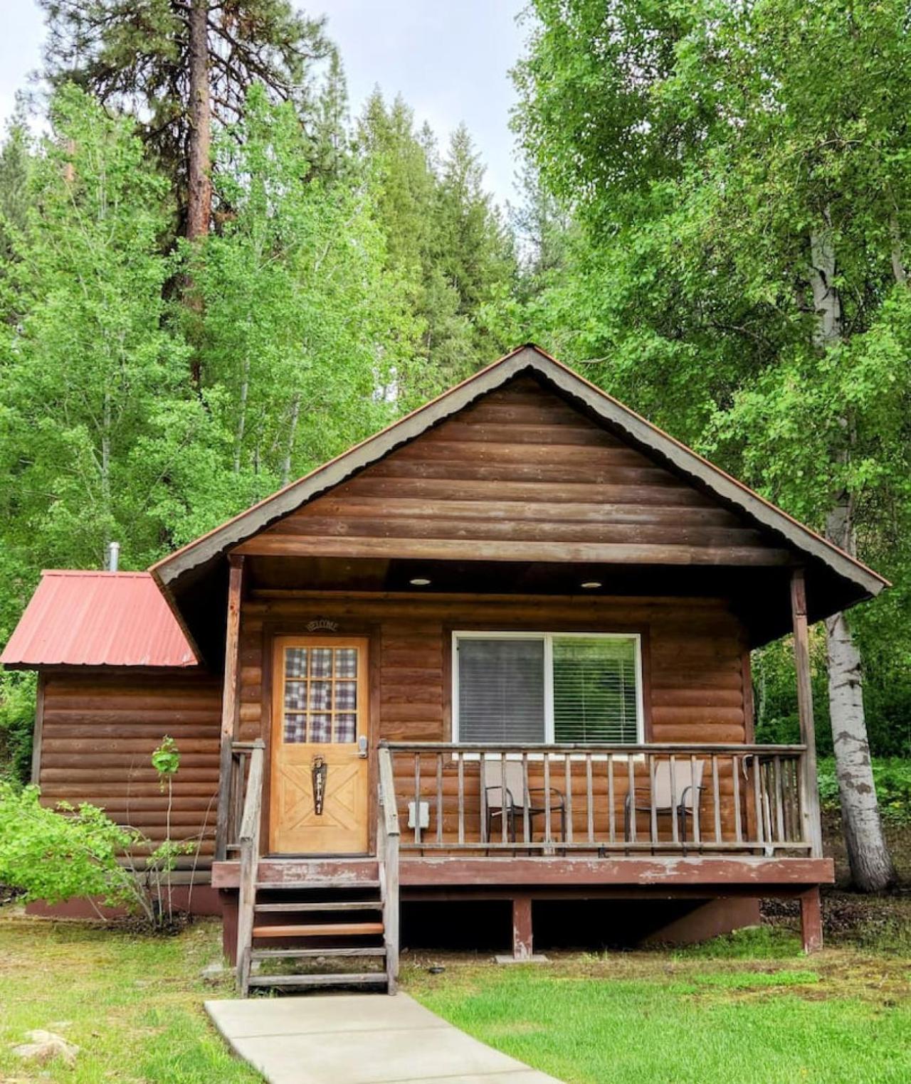 Cabin 1 at Southfork Lodge- sleeps up to 2