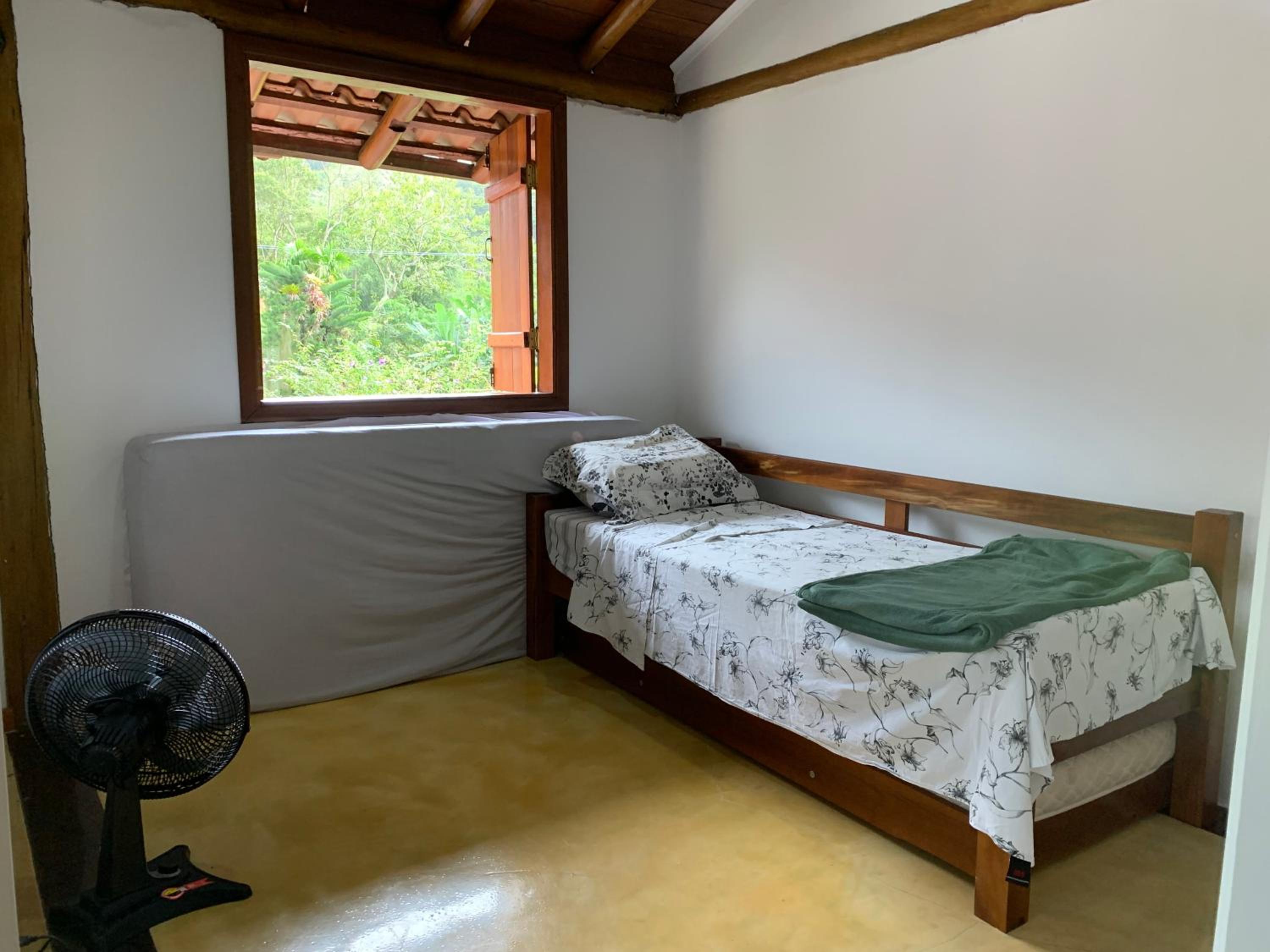 Casa chalé itamambuca