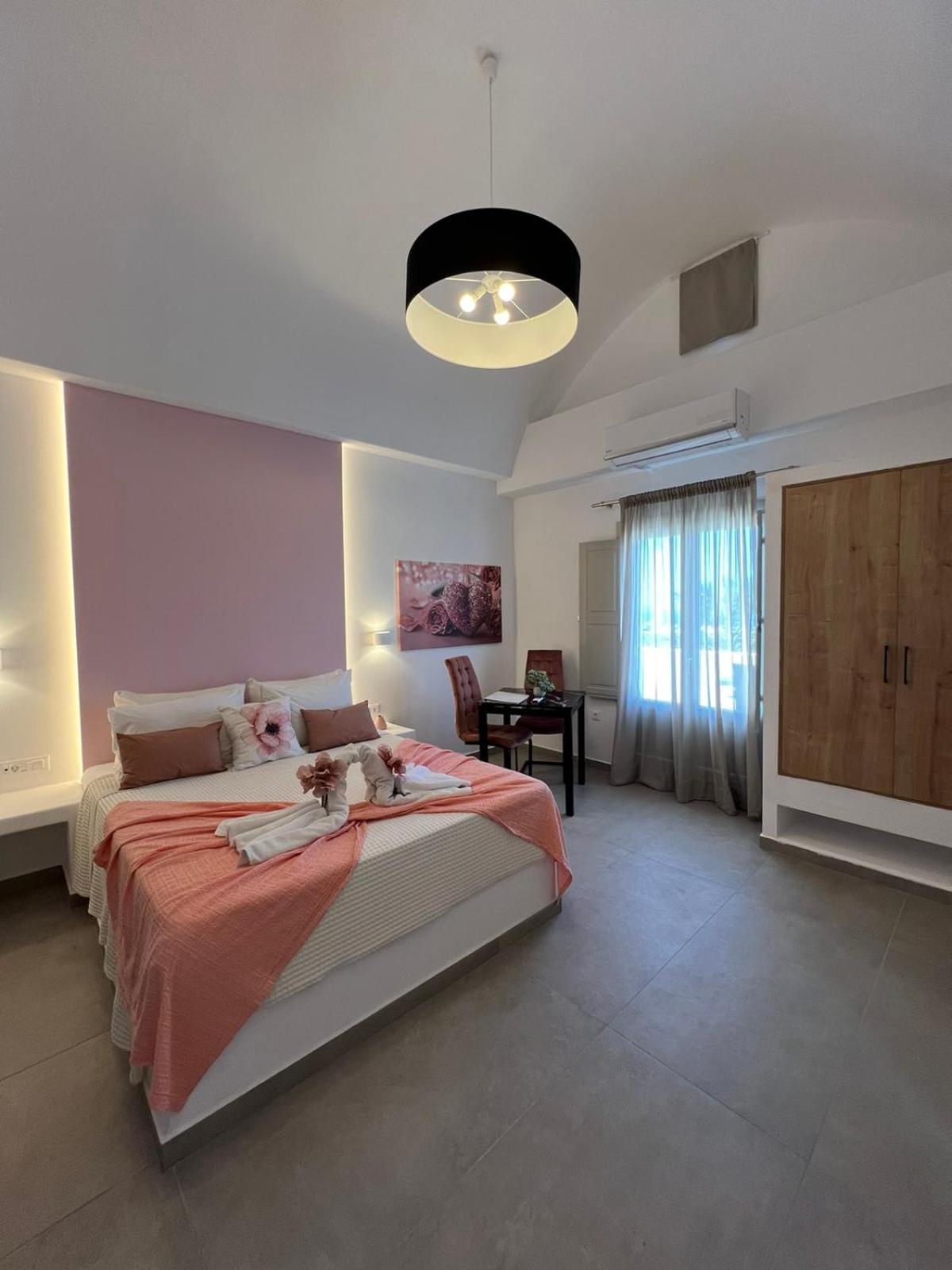 Santorini Villatzio Suites