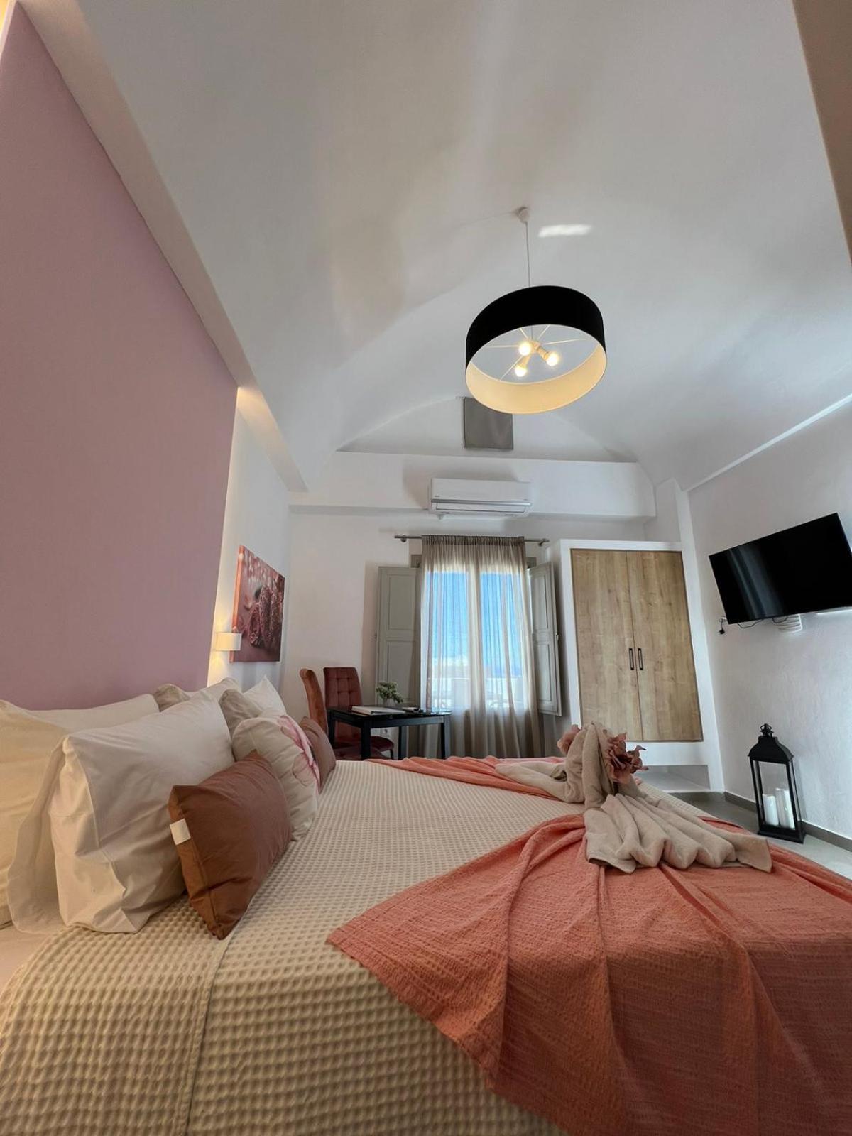 Santorini Villatzio Suites