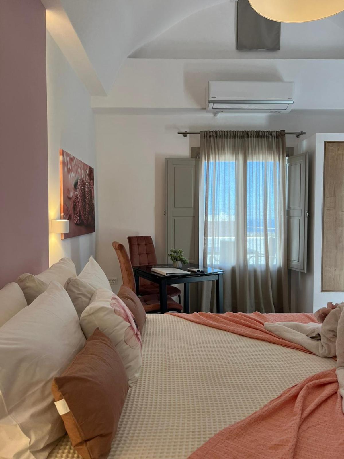 Santorini Villatzio Suites