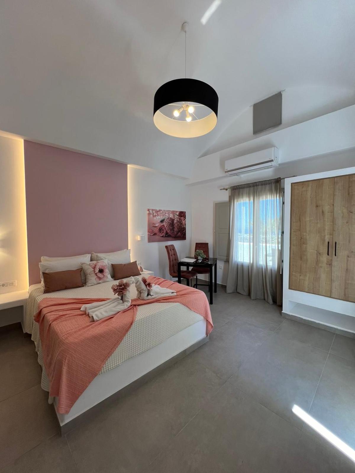 Santorini Villatzio Suites