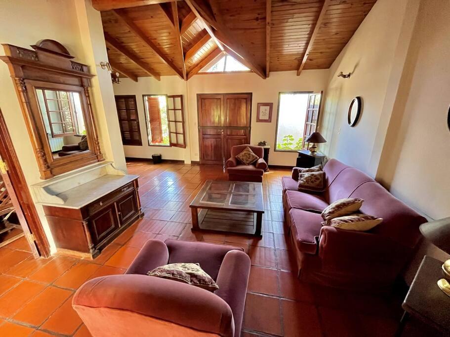 ¡Casa Florida, en el corazón de Chacras de Coria!