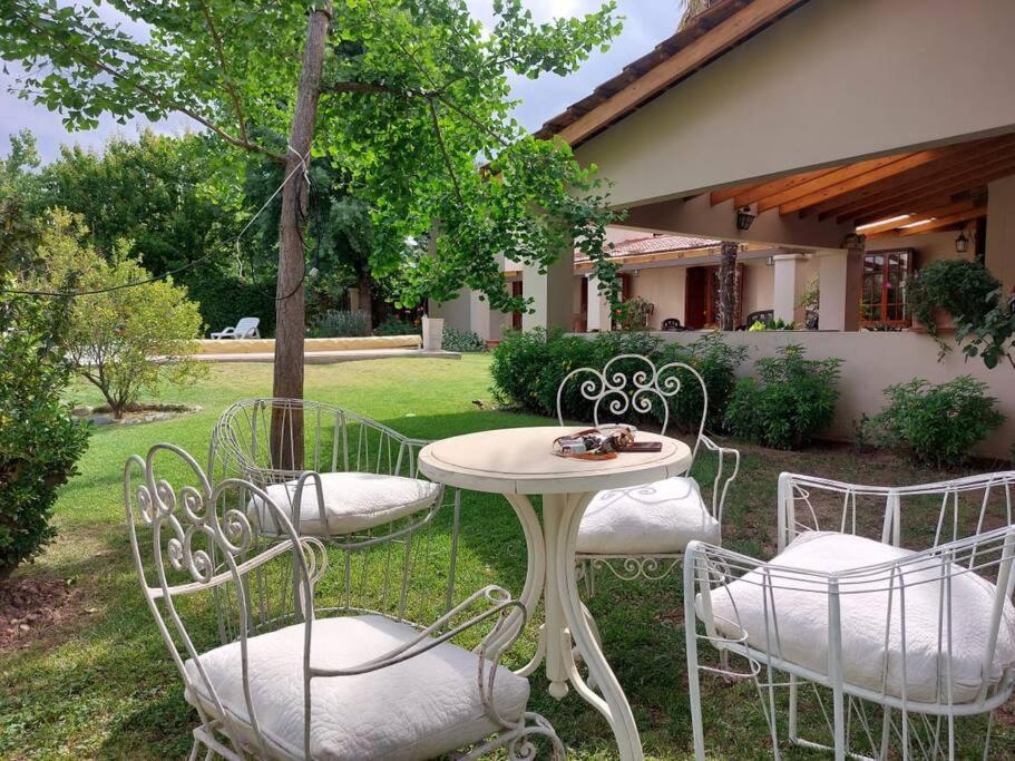 ¡Casa Florida, en el corazón de Chacras de Coria!