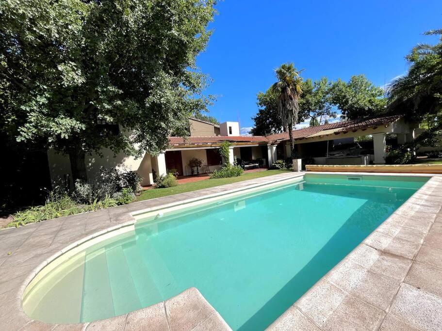 ¡Casa Florida, en el corazón de Chacras de Coria!