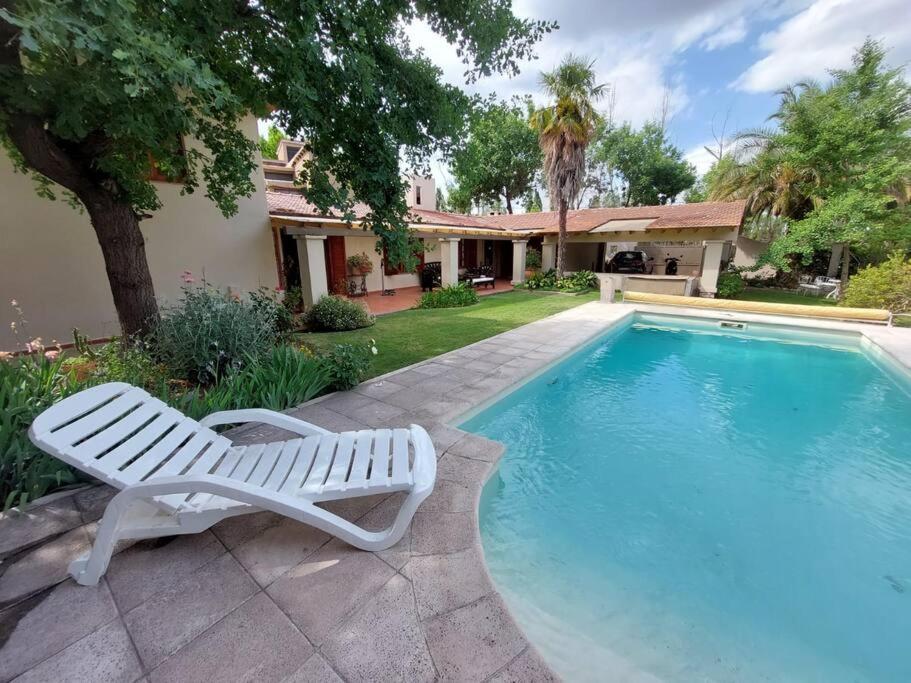 ¡Casa Florida, en el corazón de Chacras de Coria!