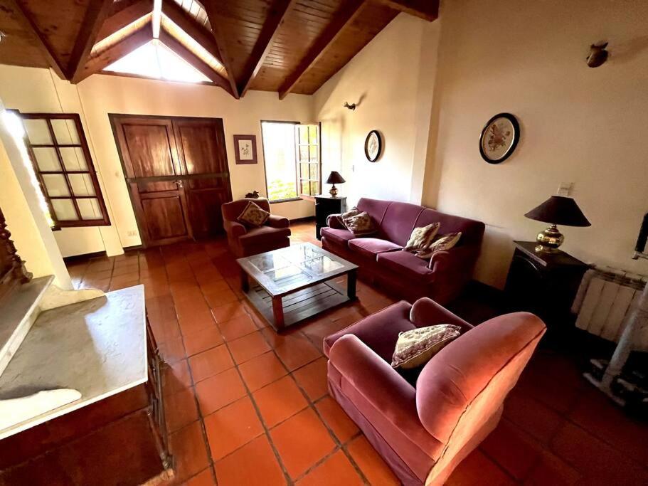 ¡Casa Florida, en el corazón de Chacras de Coria!