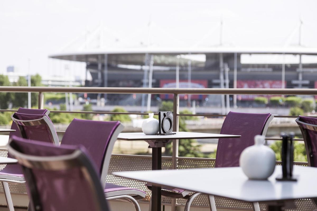 restaurant
