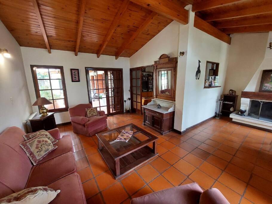 ¡Casa Florida, en el corazón de Chacras de Coria!