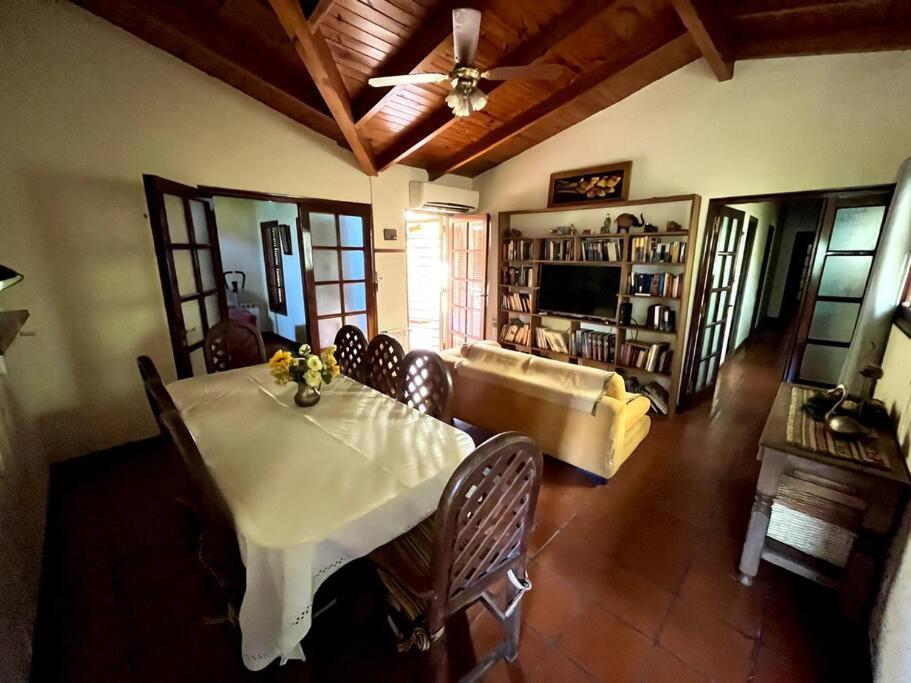 ¡Casa Florida, en el corazón de Chacras de Coria!